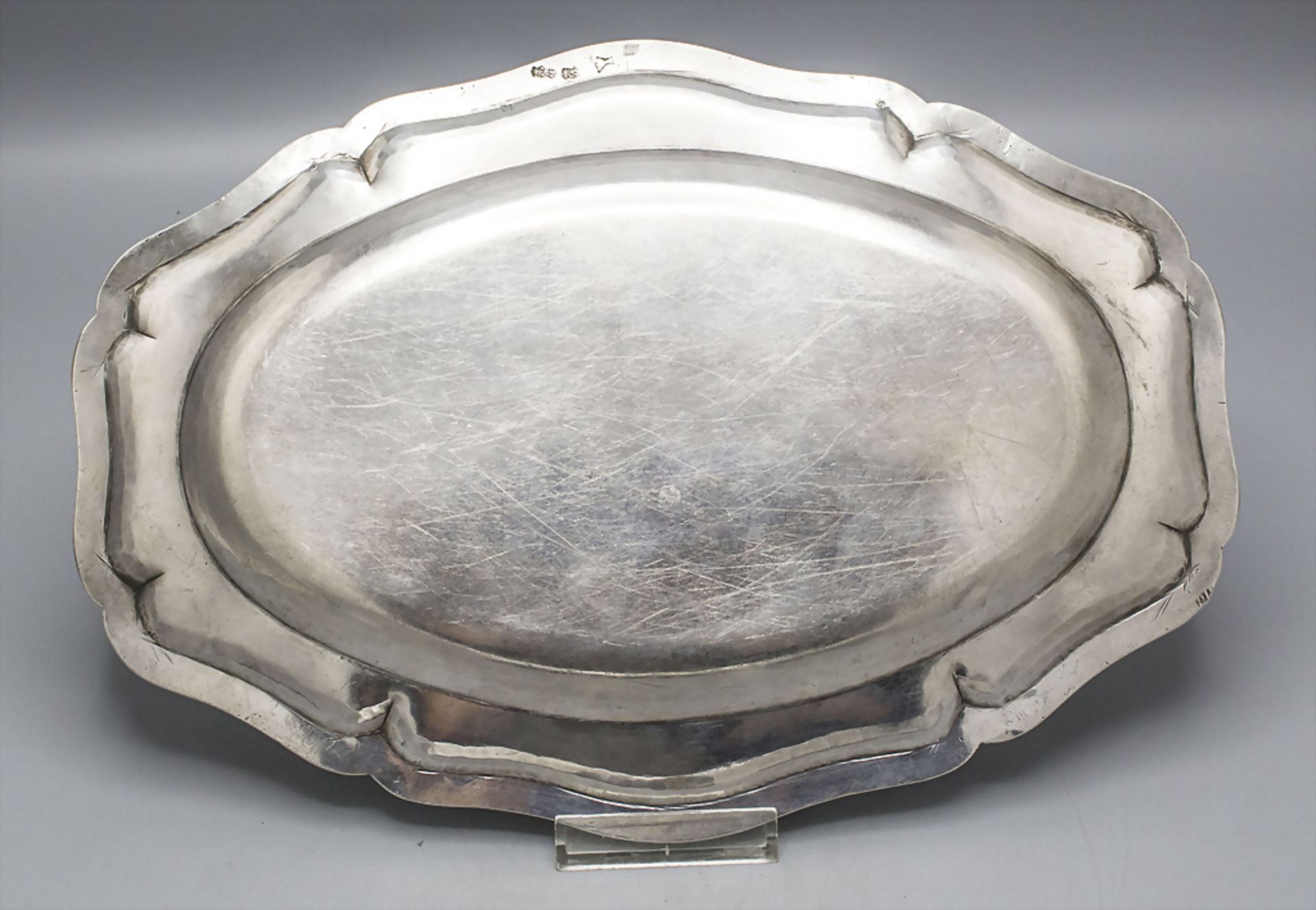 Barock Platte / A Baroque silver tray, Alexandre de Roussy, Paris, 1772 - Bild 3 aus 5