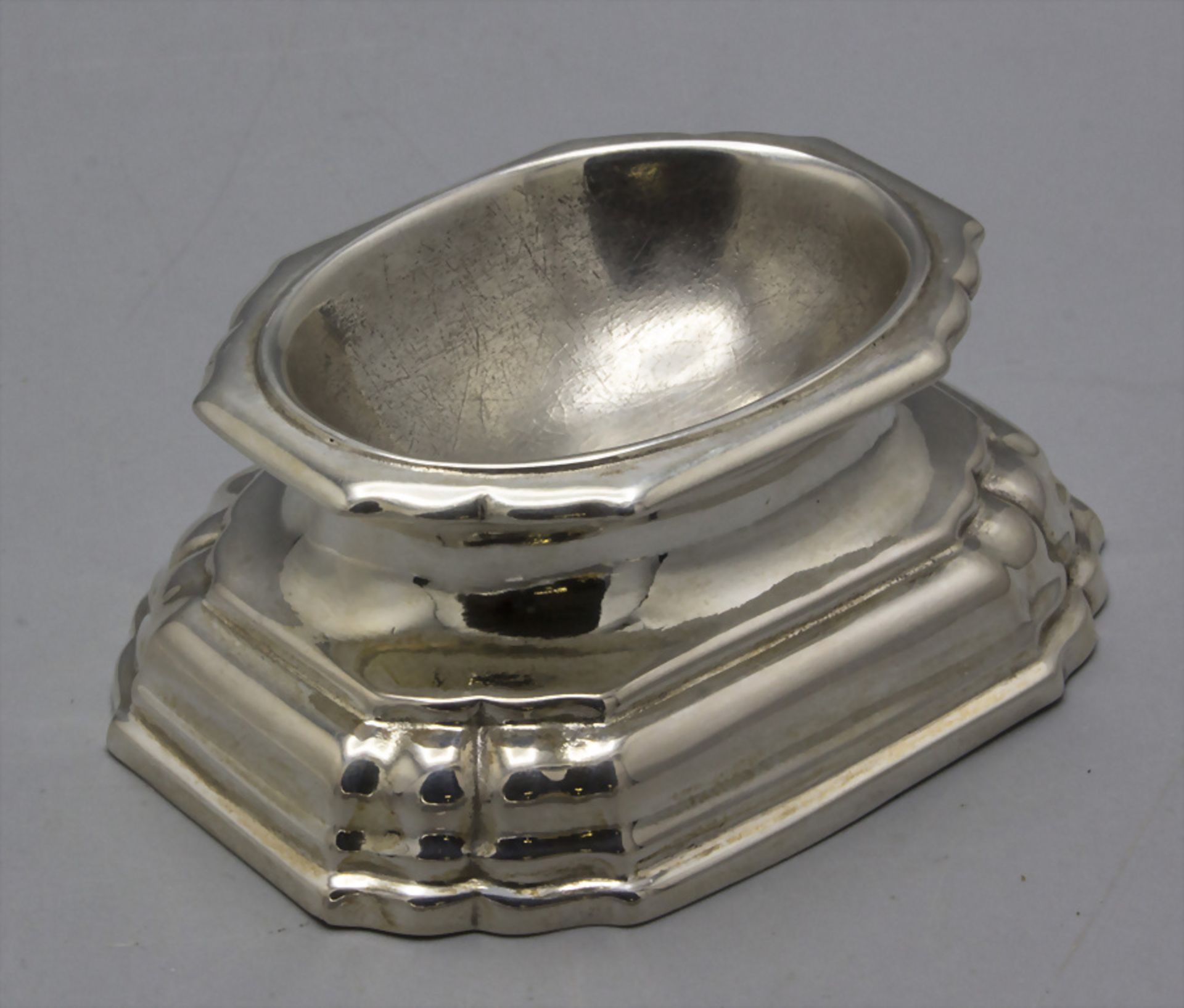 Barock Saliere / A Baroque silver salt cellar, Wien, um 1737 - Image 2 of 5