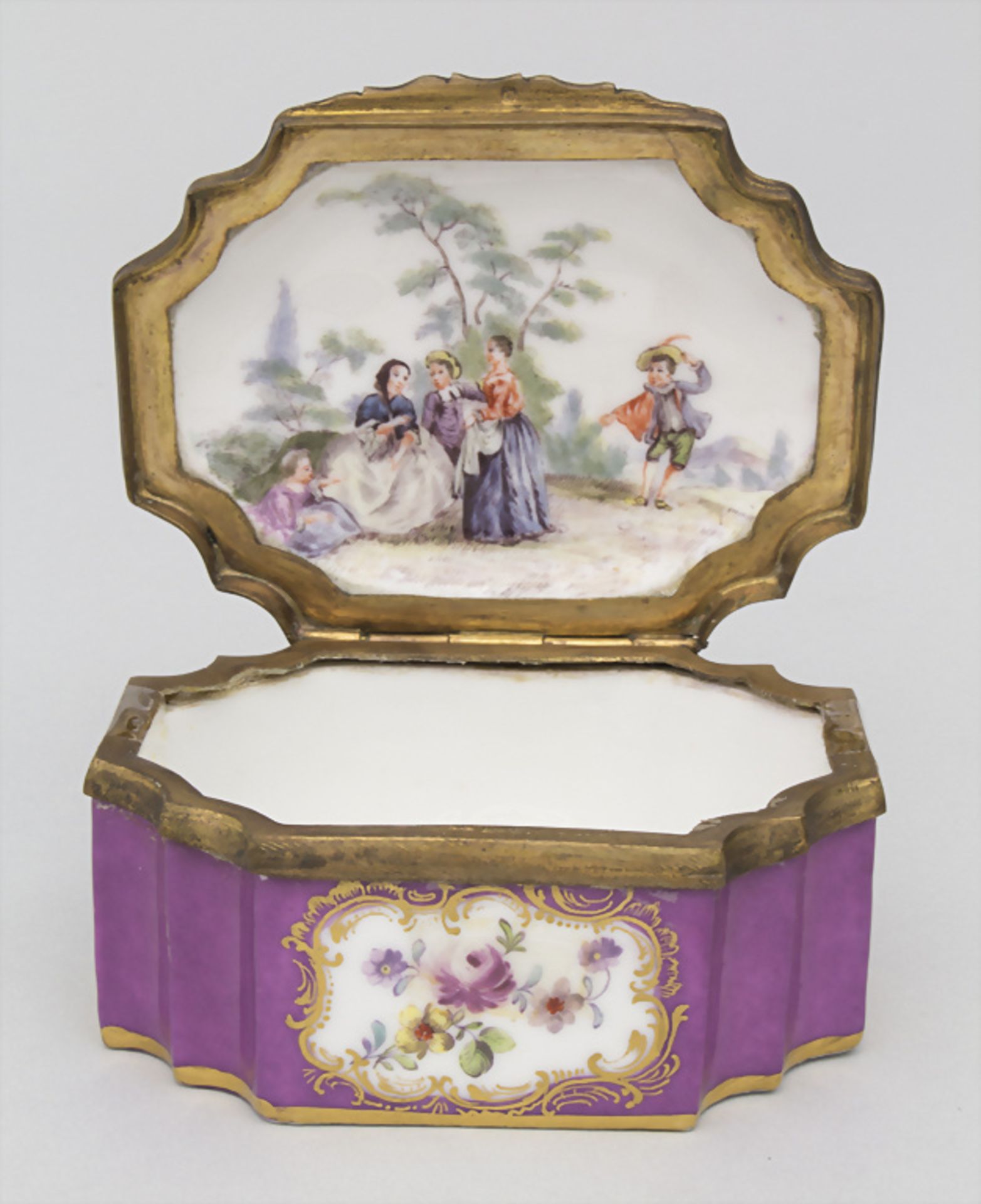 Tabatiere / Schnupftabakdose mit Watteau-Szenen / A snuff box with courting scenes, Höchst, um 1770 - Bild 7 aus 10