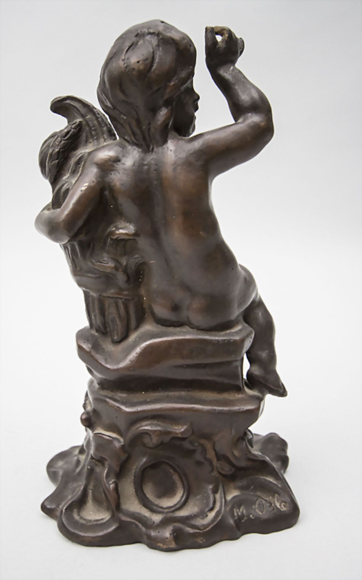 Bronzefigur 'Rokoko-Putto' / A bronze figure of a Rococo putto, 19./20. Jh. - Bild 3 aus 7
