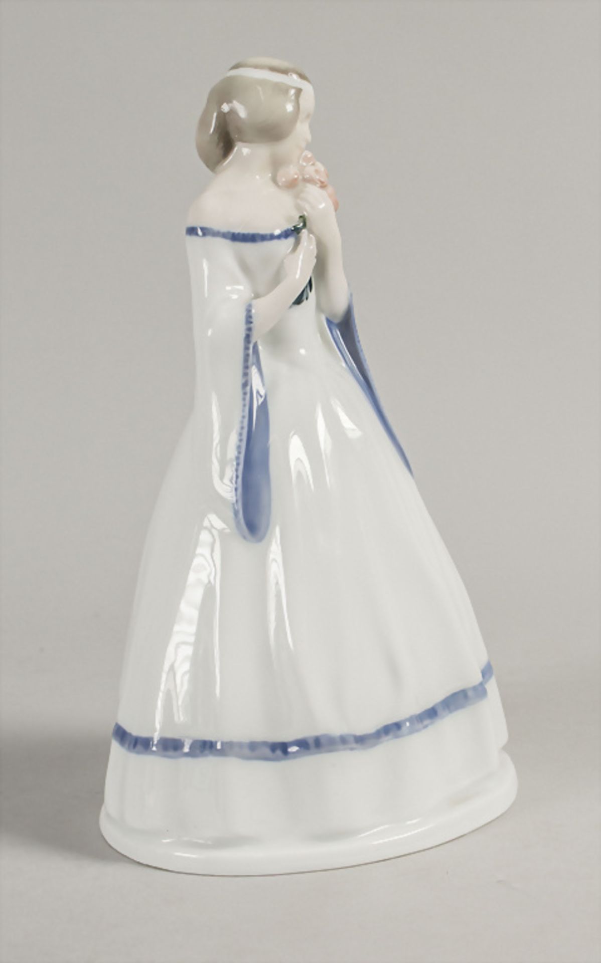 Jugendstil Figur 'Rosenmädchen' / An Art Nouveau figure 'rose girl', Rosenthal, Selb, um 1914 - Image 3 of 7