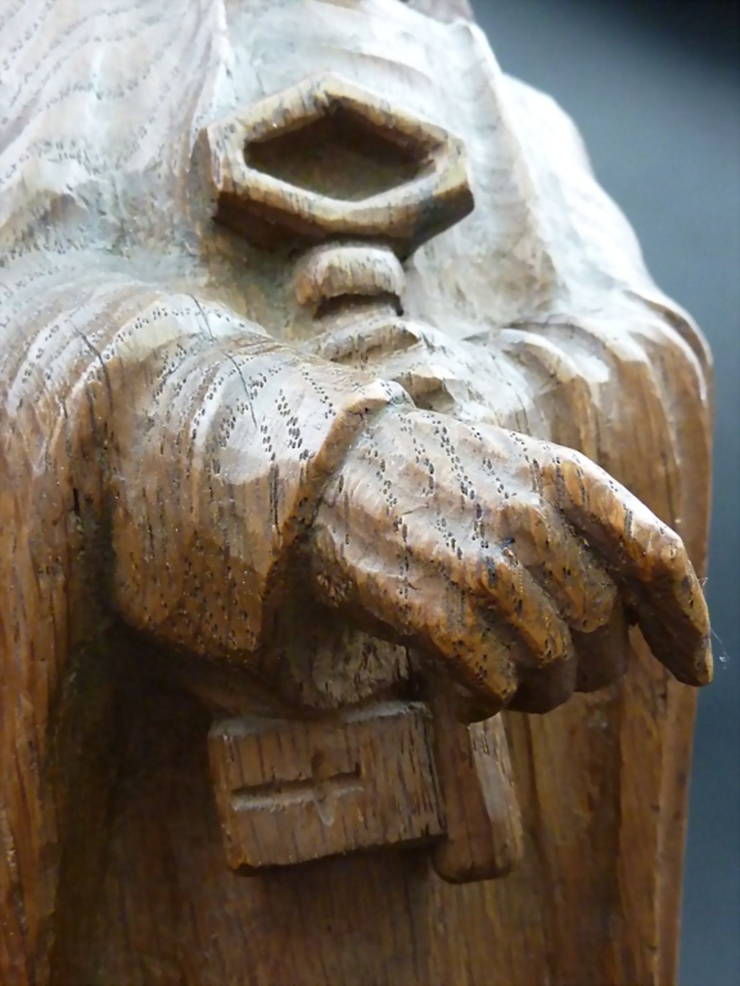 Holz-Skulptur 'Heiliger Apostel Petrus - Der Fels' / Wooden sculpture 'Holy Apostle Peter - ... - Bild 7 aus 12