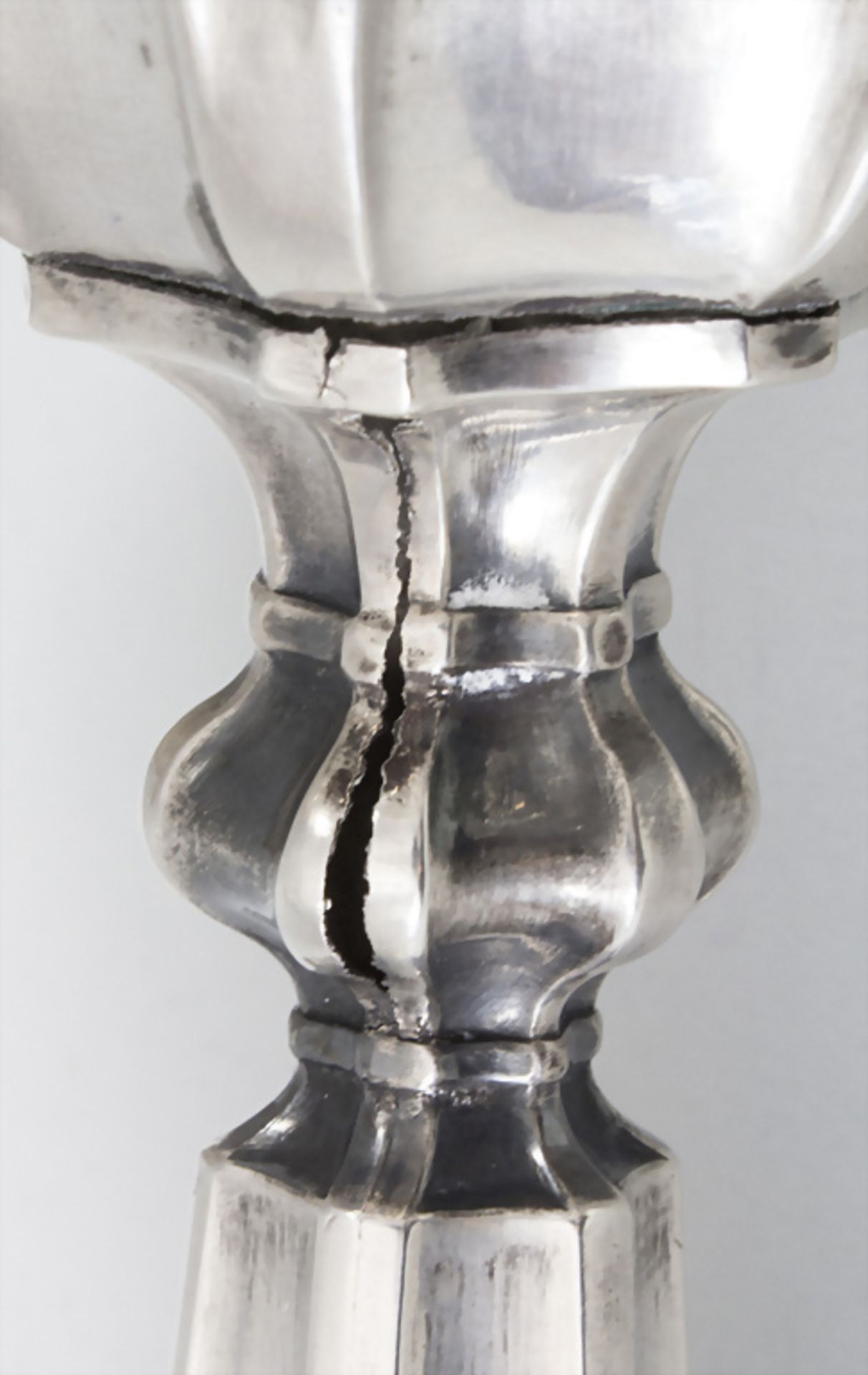 Paar Kerzenleuchter / A pair of silver candleholders / Une paire de bougeoirs en argent massif ... - Image 5 of 7