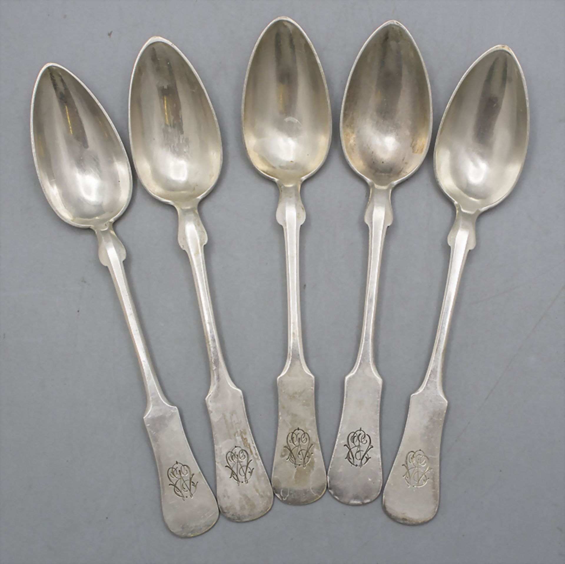 5 monogrammierte Dessertlöffel / 5 silver dessert spoons with monogram, deutsch, 2. Hälfte 19. Jh.