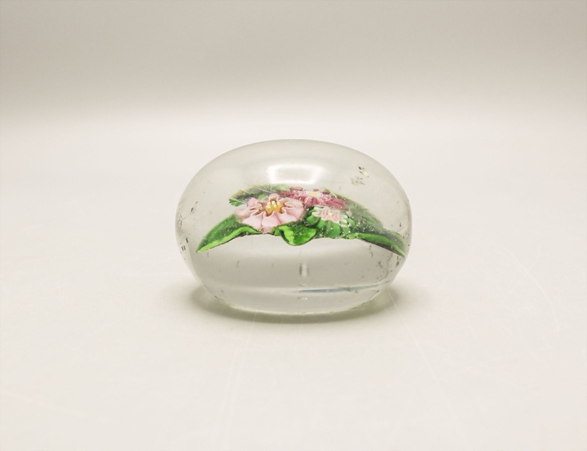 Kleiner Blumen Briefbeschwerer / A miniature flower paperweight, Baccarat, Frankreich, Mitte ... - Image 3 of 4