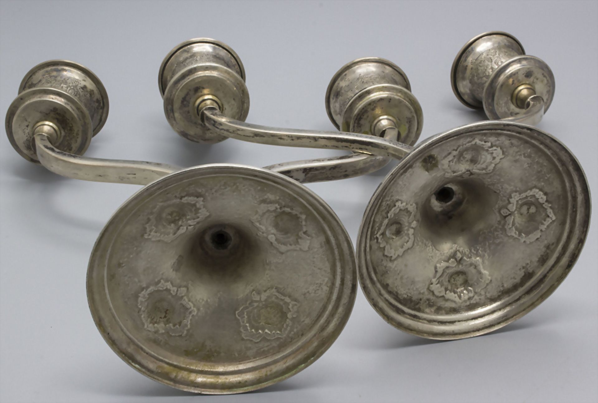 Paar Kerzenleuchter / A pair of Oriental silver candlesticks, Orient, um 1900 - Image 6 of 7