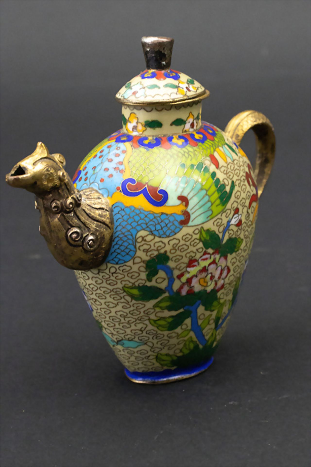Kleine Cloisonnée-Kanne mit Drachenkopftülle / A small cloisonné pot with dragon spout, wohl China - Image 2 of 5