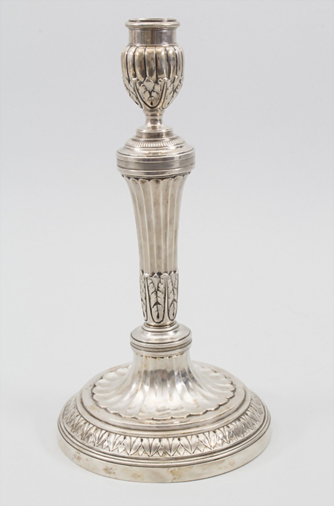 Paar Louis-Seize-Leuchter / A pair of silver candlesticks, Jean Francois Roumier, Paris, um 1788 - Image 11 of 18