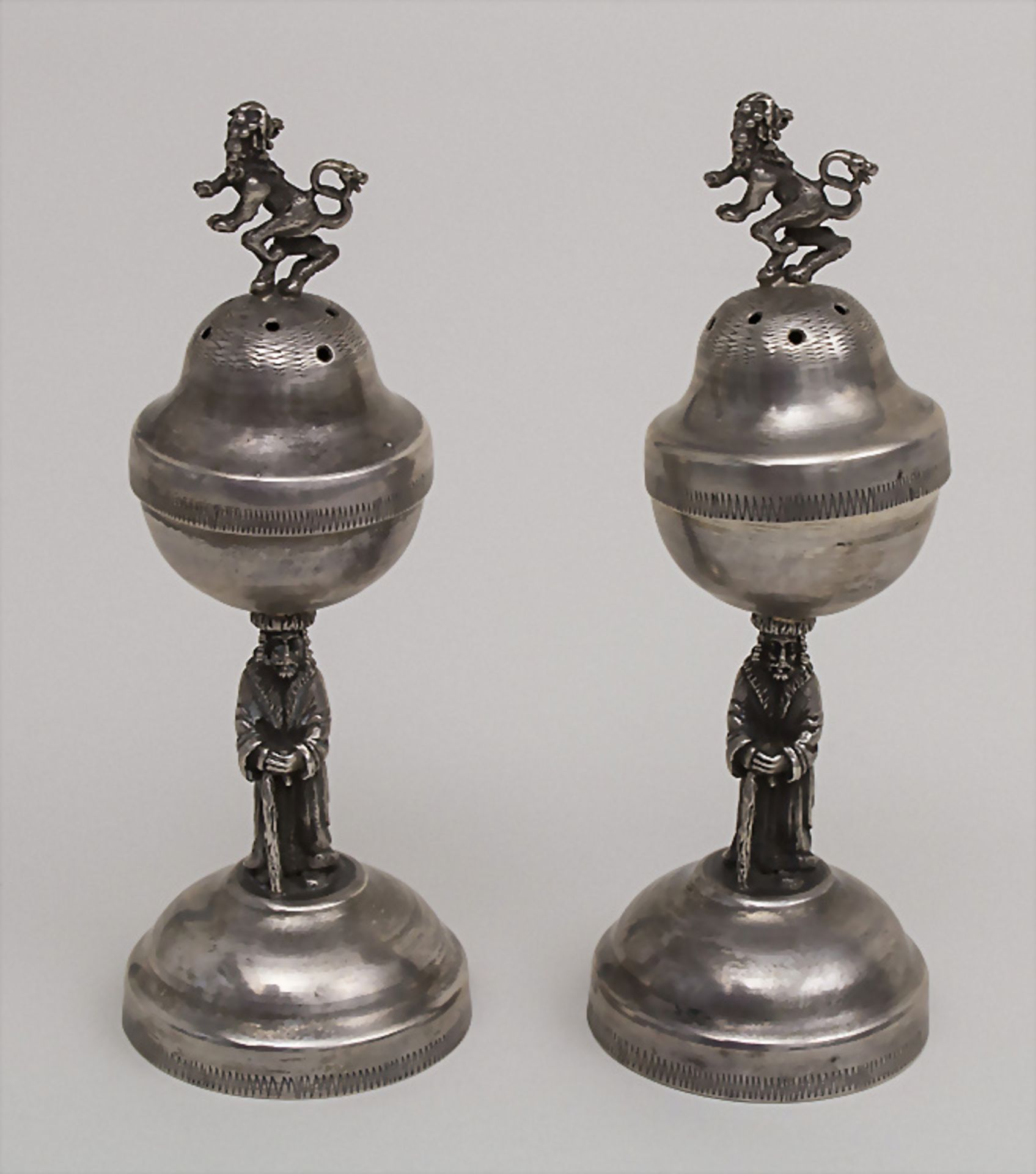 Paar Besaminbüchsen / A pair of silver besamin boxes, Russland / Russia, 1891