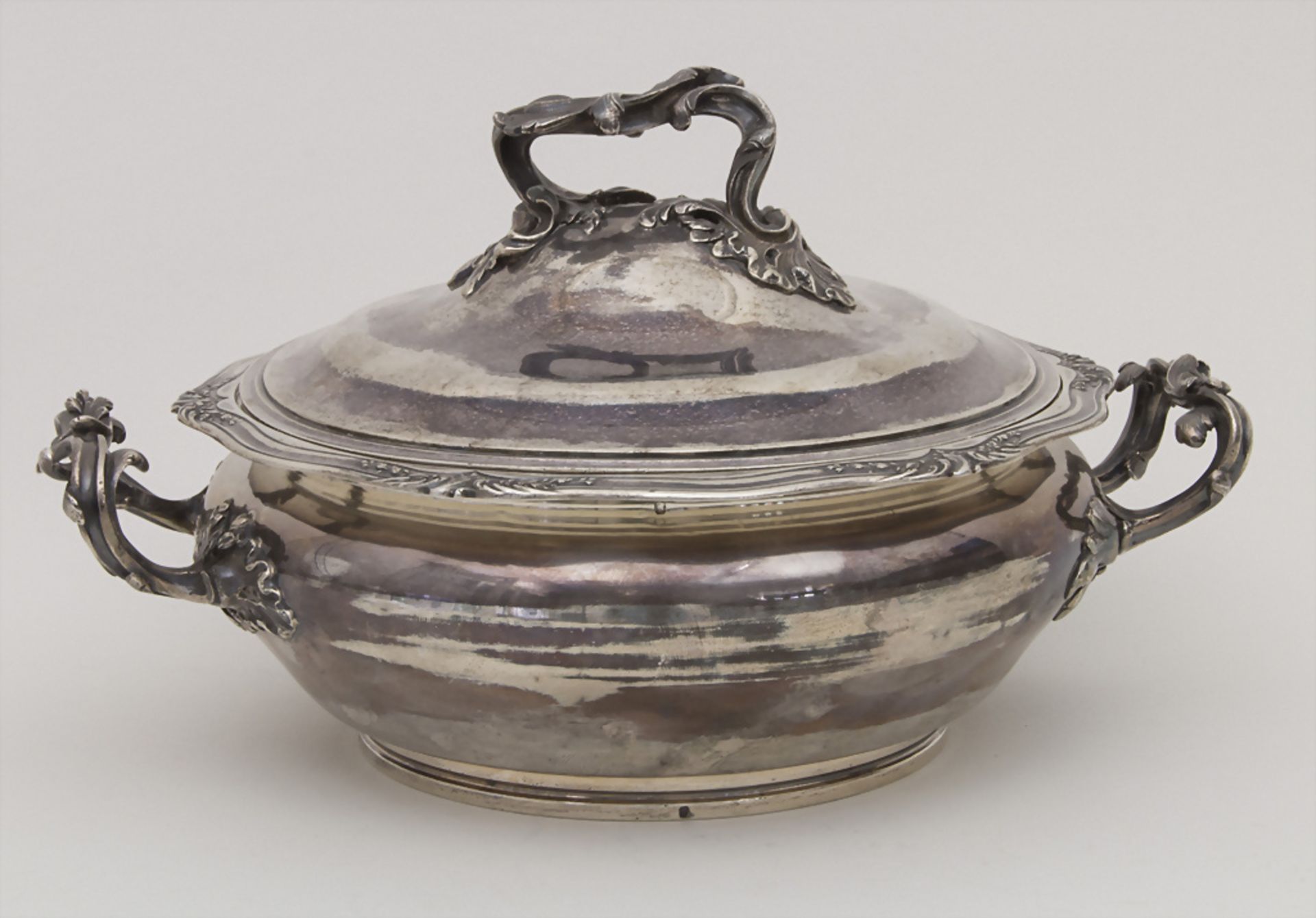 Deckelterrine / A covered silver tureen / Légumier en argent / Emile Puiforcat, Paris, um 1900 - Bild 3 aus 9