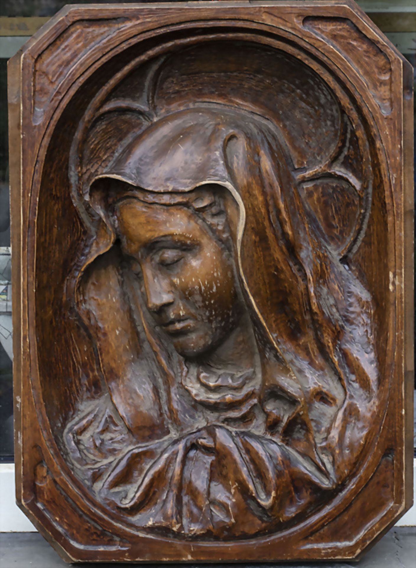 Holzrelief 'Madonna' / A wooden relief 'Madonna', deutsch, 20. Jh.