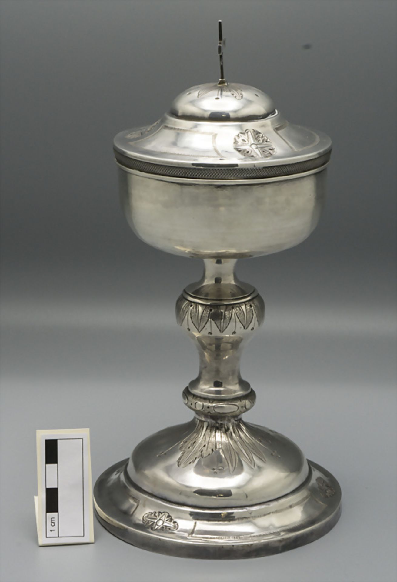 Ziborium / Ciboire en argent massif / A silver ciborium, Joseph Convert, Lyon, 1798-1809 - Bild 3 aus 8