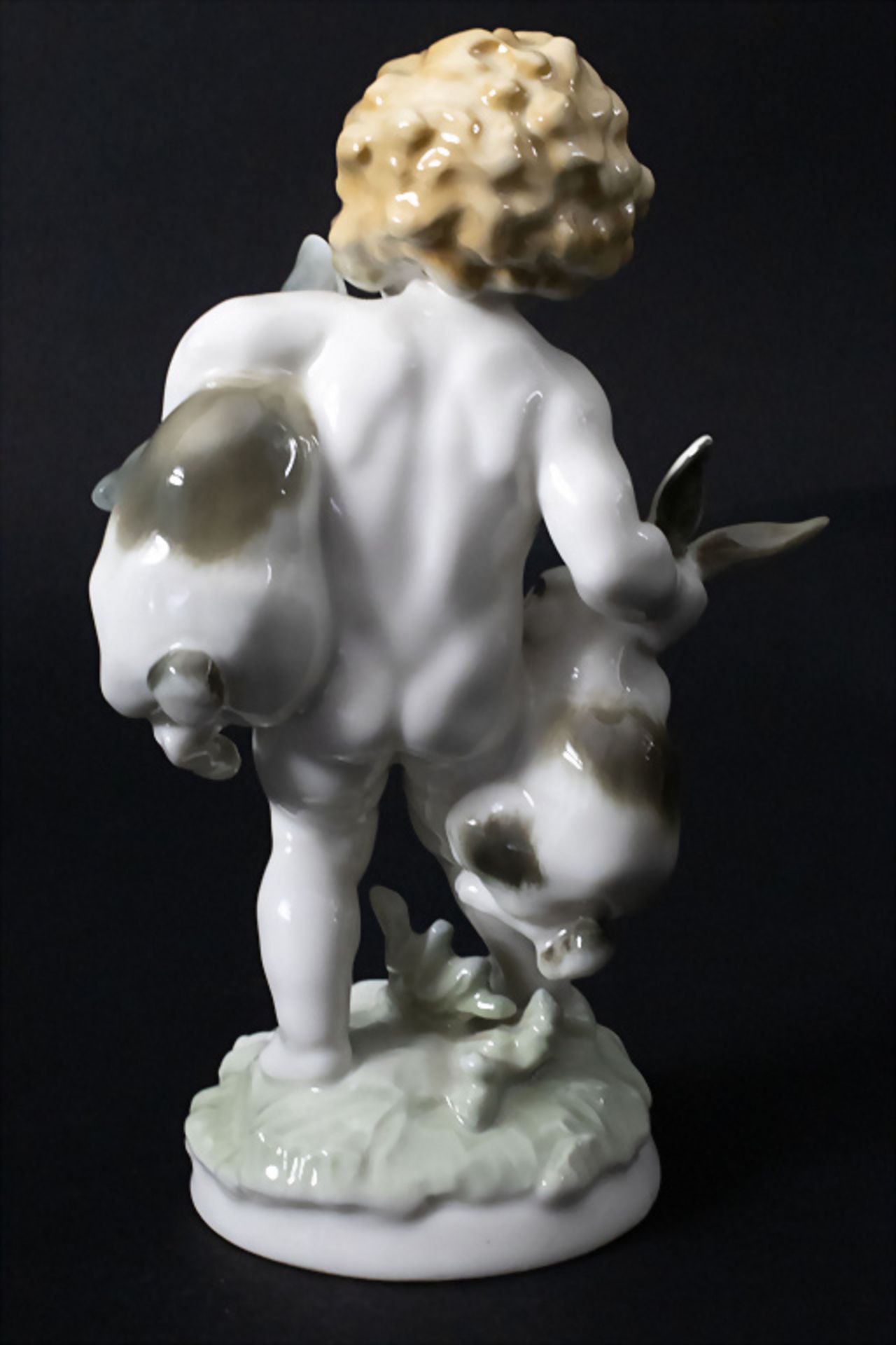 Figur 'Putto mit Hasen' / A figural group of a cherub with rabbits, Karl Tutter, ... - Image 3 of 5