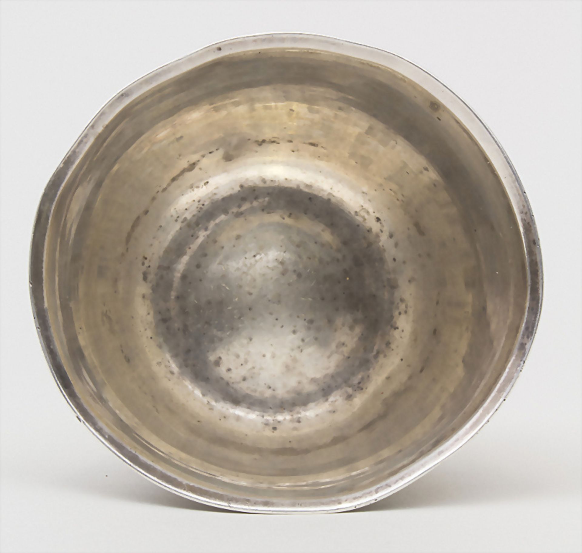 Faustbecher / A small silver beaker, Frankreich, 18. Jh. - Bild 2 aus 5