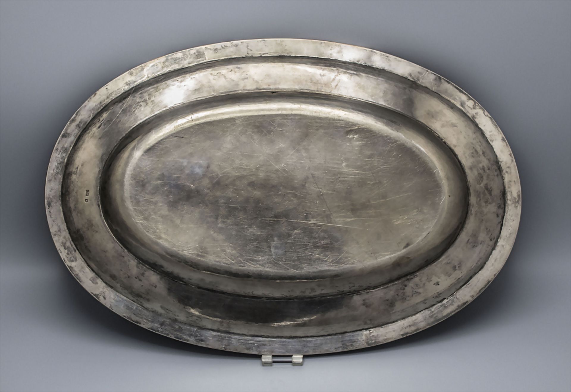 Ovale Platte / An oval silver platter, Josef Carl Ritter von Klinkosch, Wien / Vienna, um 1900 - Image 3 of 4