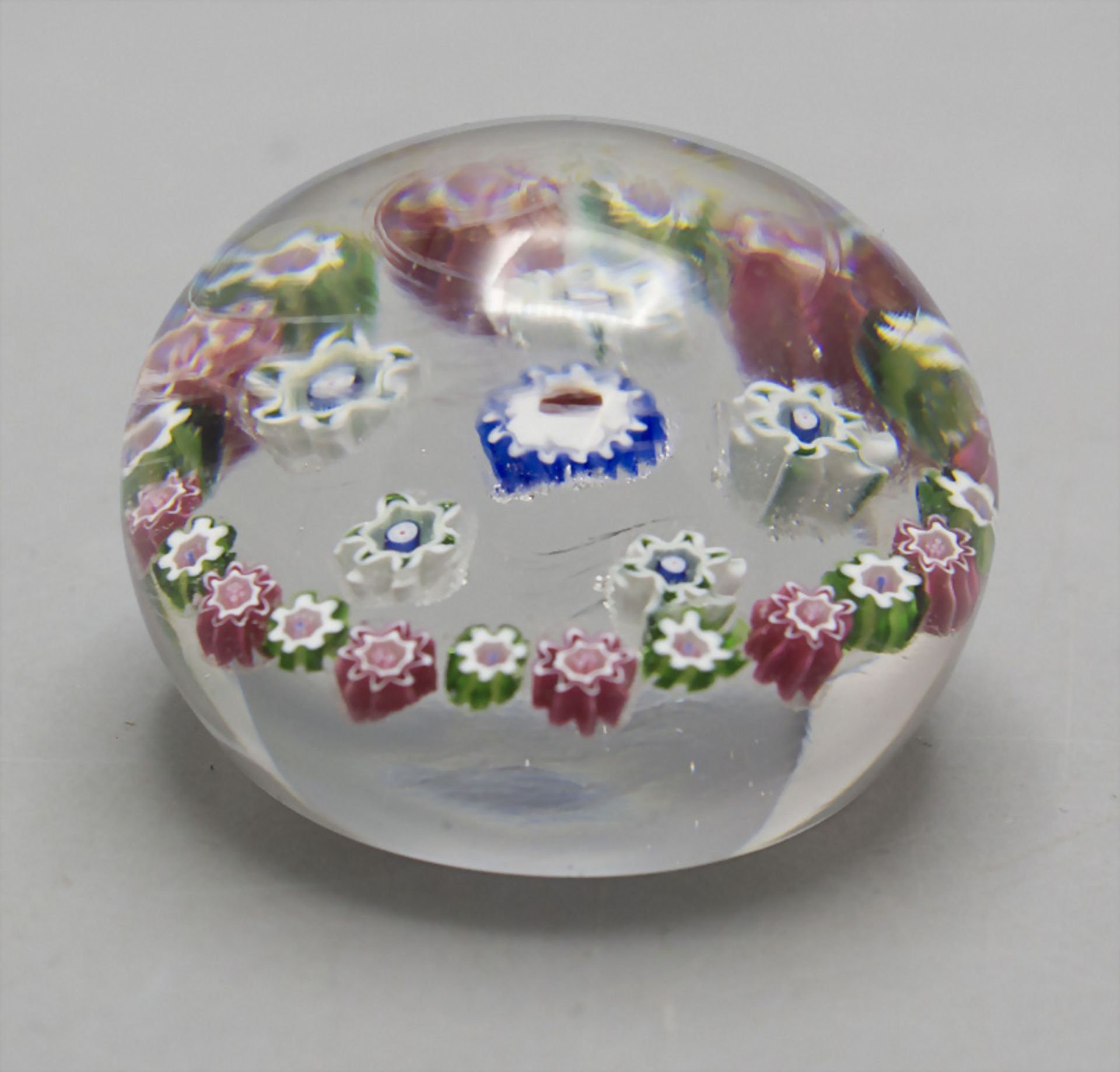 Kleiner Briefbeschwerer / A miniature paperweight, wohl Clichy, Frankreich, Mitte 19. Jh. - Image 3 of 6