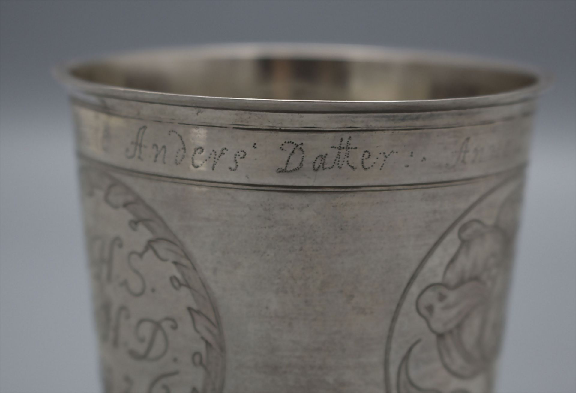 Becher / A silver beaker, Iver Larsen, Assens, um 1725 - Bild 6 aus 9