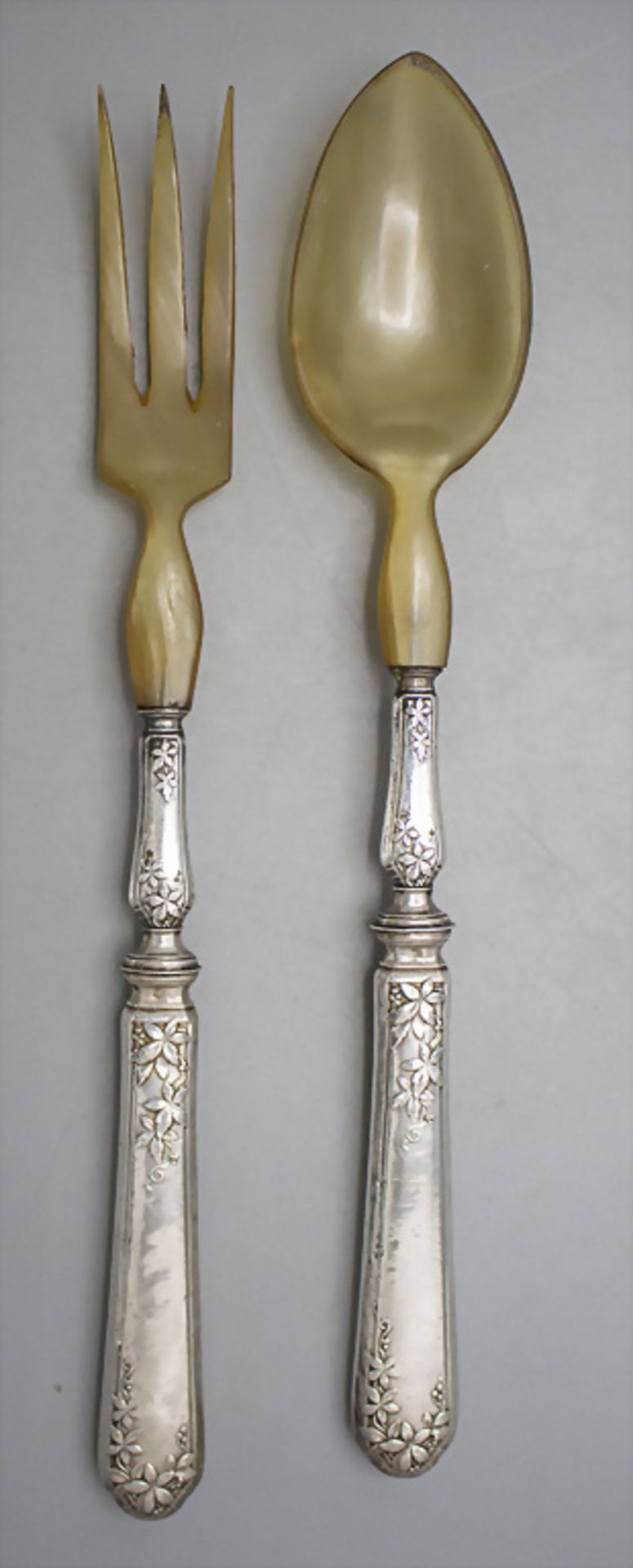 Jugendstil Salatbesteck mit Wildem Wein / Art Nouveau salad servers with wild wine tendrils, ...