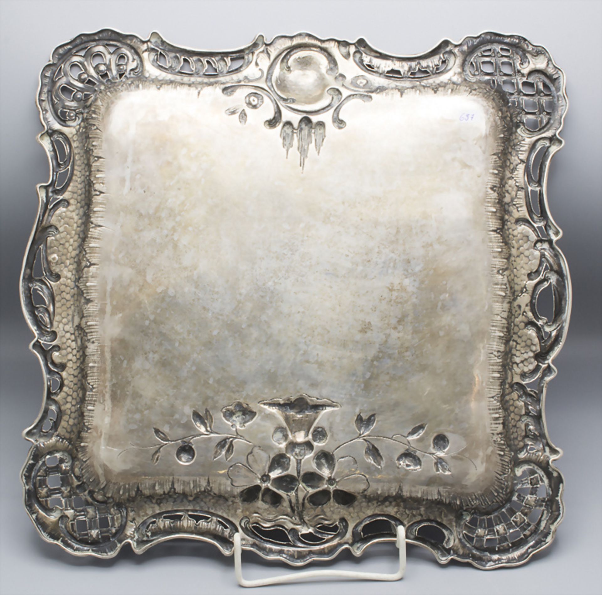 Tablett / Plateau en argent massif / A silver tray, E. Fleischmann, Wien, nach 1868 - Image 4 of 5