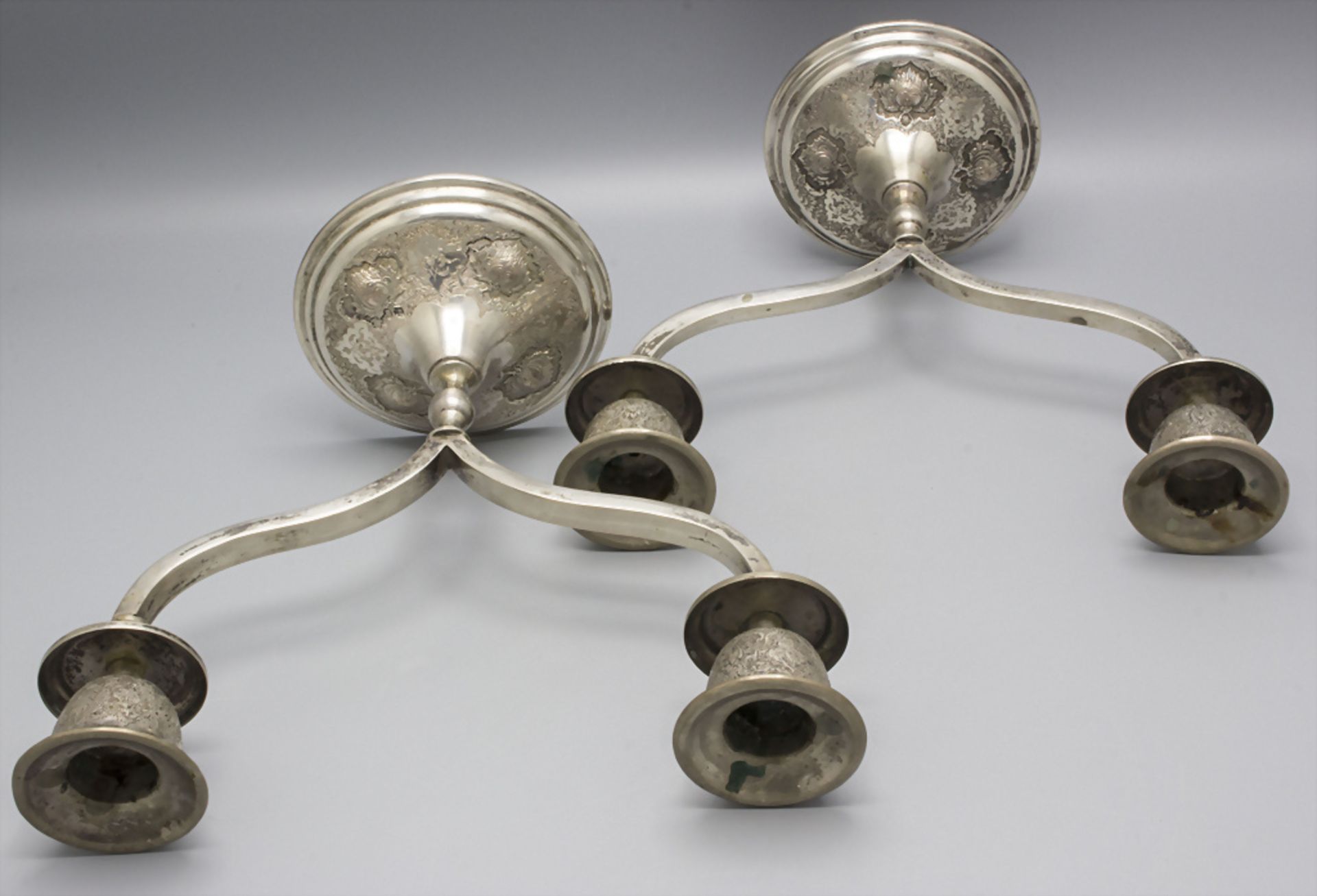 Paar Kerzenleuchter / A pair of Oriental silver candlesticks, Orient, um 1900 - Bild 2 aus 7