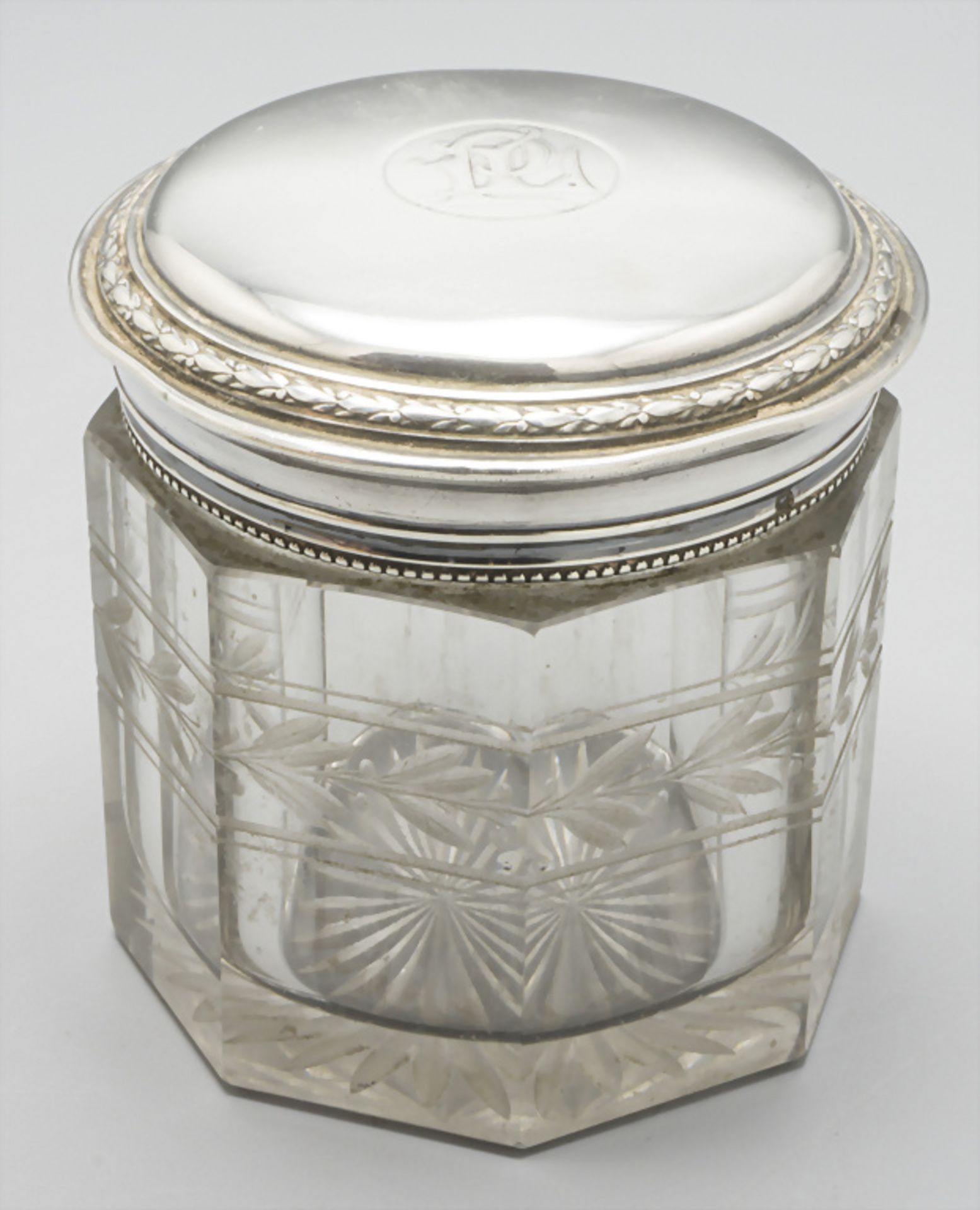 Glasdose mit Silberdeckel / A glass box with silver cover, Paris, um 1880
