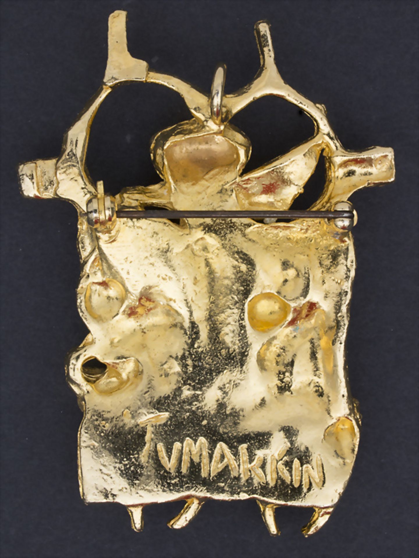 Igael Tumarkin (*1933), Goldbrosche mit stilisierten Figuren / A gold brooch wtih stylised figures - Image 2 of 2