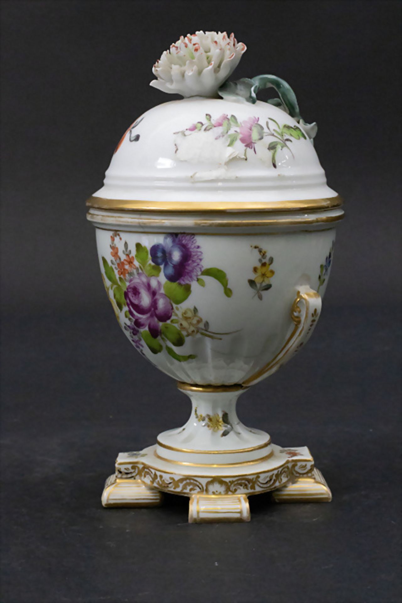 Deckelgefäß mit Blütenknauf / A lidded bowl with flower handle, wohl deutsch, Anfang 19. Jh. - Bild 3 aus 9