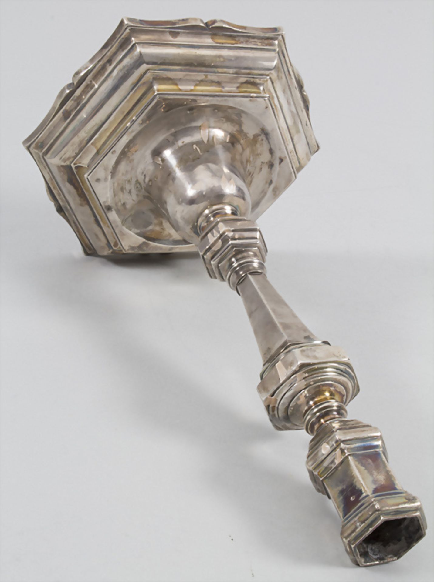 Paar Kerzenleuchter / A pair of silver candlesticks, St. Omer, Frankreich, um 1750 - Image 12 of 13