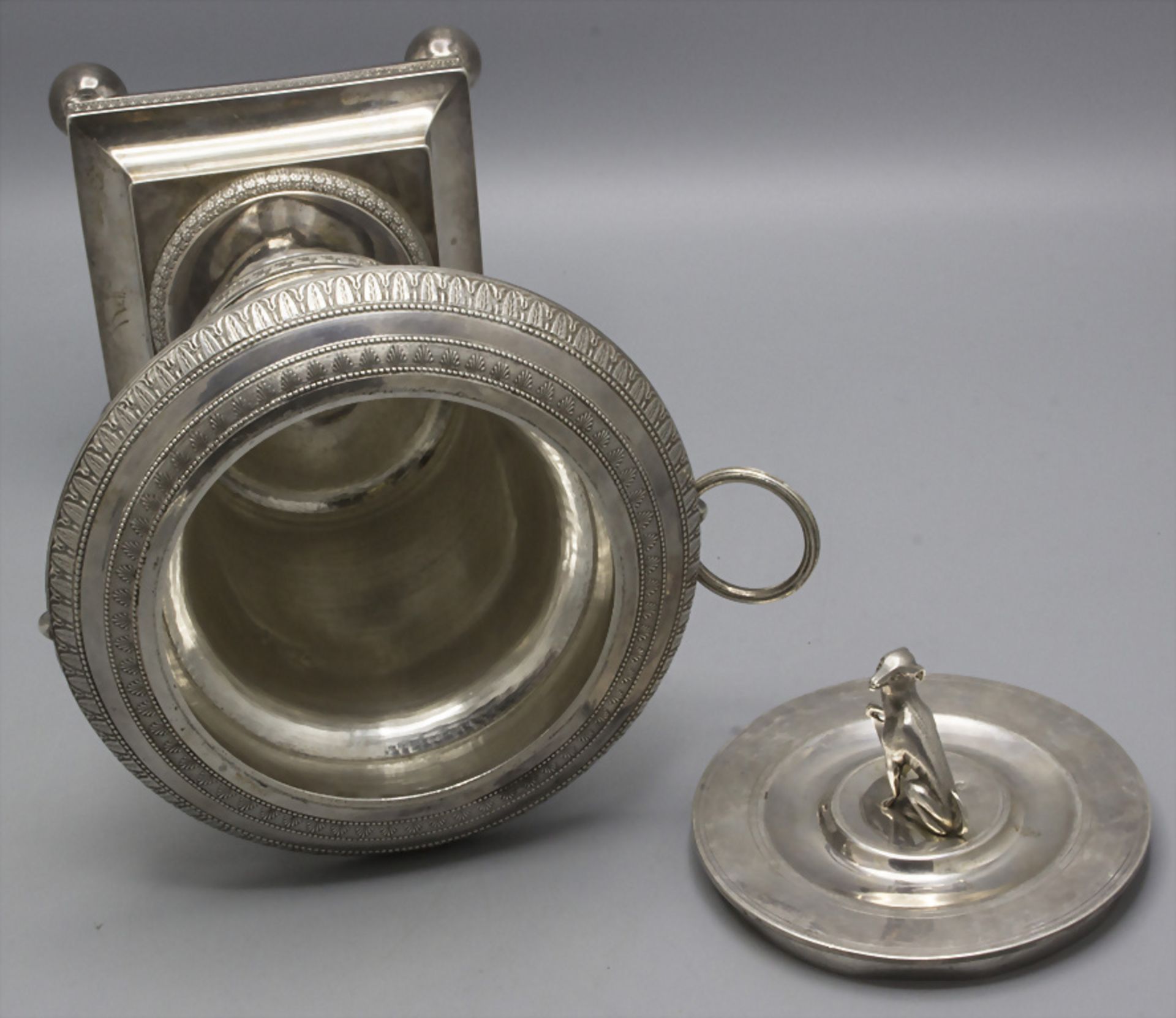 Empire Deckeldose mit Hundeknauf / A covered silver bowl with a dog as knob, Nicolas Modoux, ... - Image 3 of 7