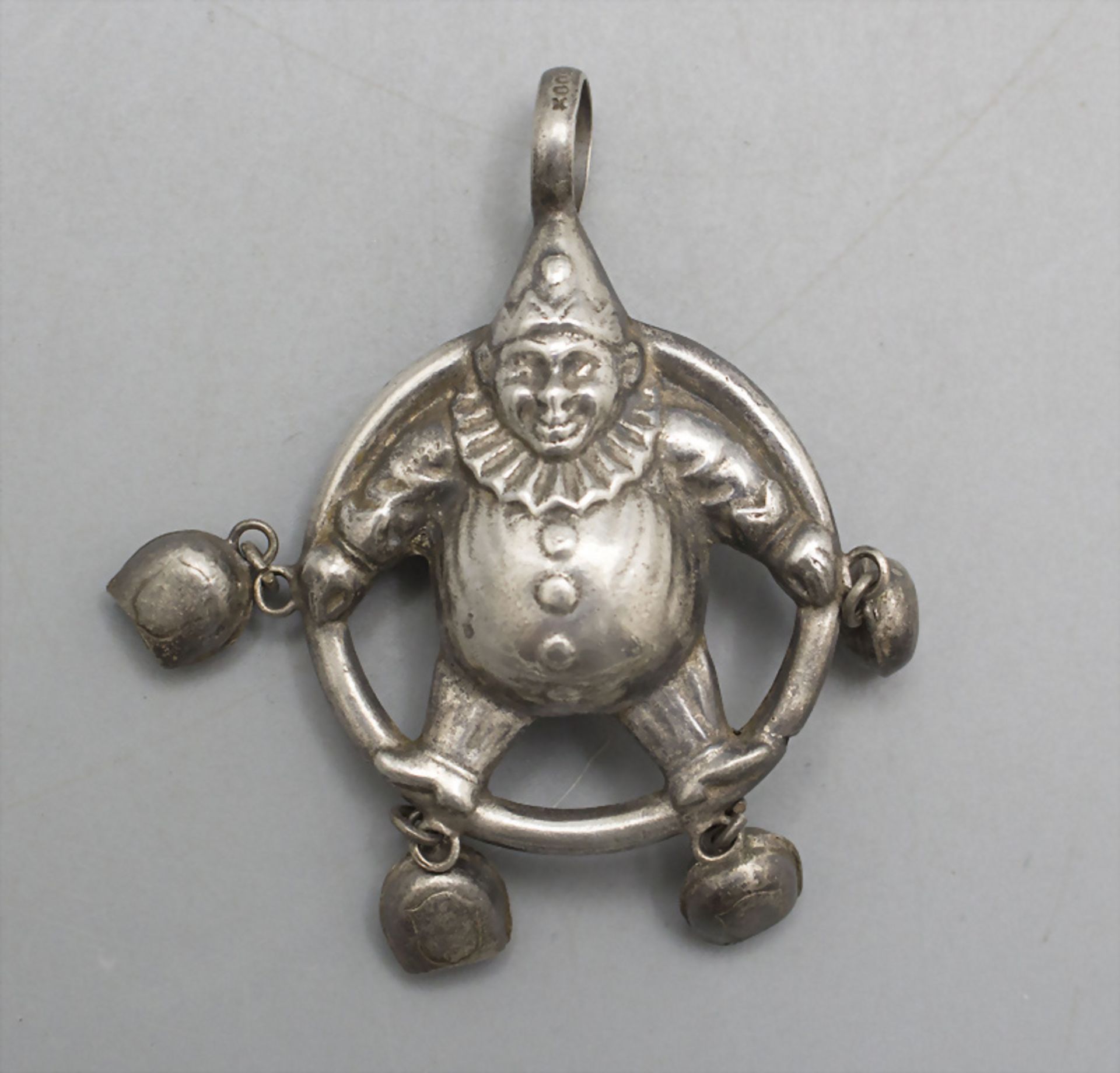 Babyrassel mit Clown / A silver baby rattle with a clown, wohl deutsch, um 1900