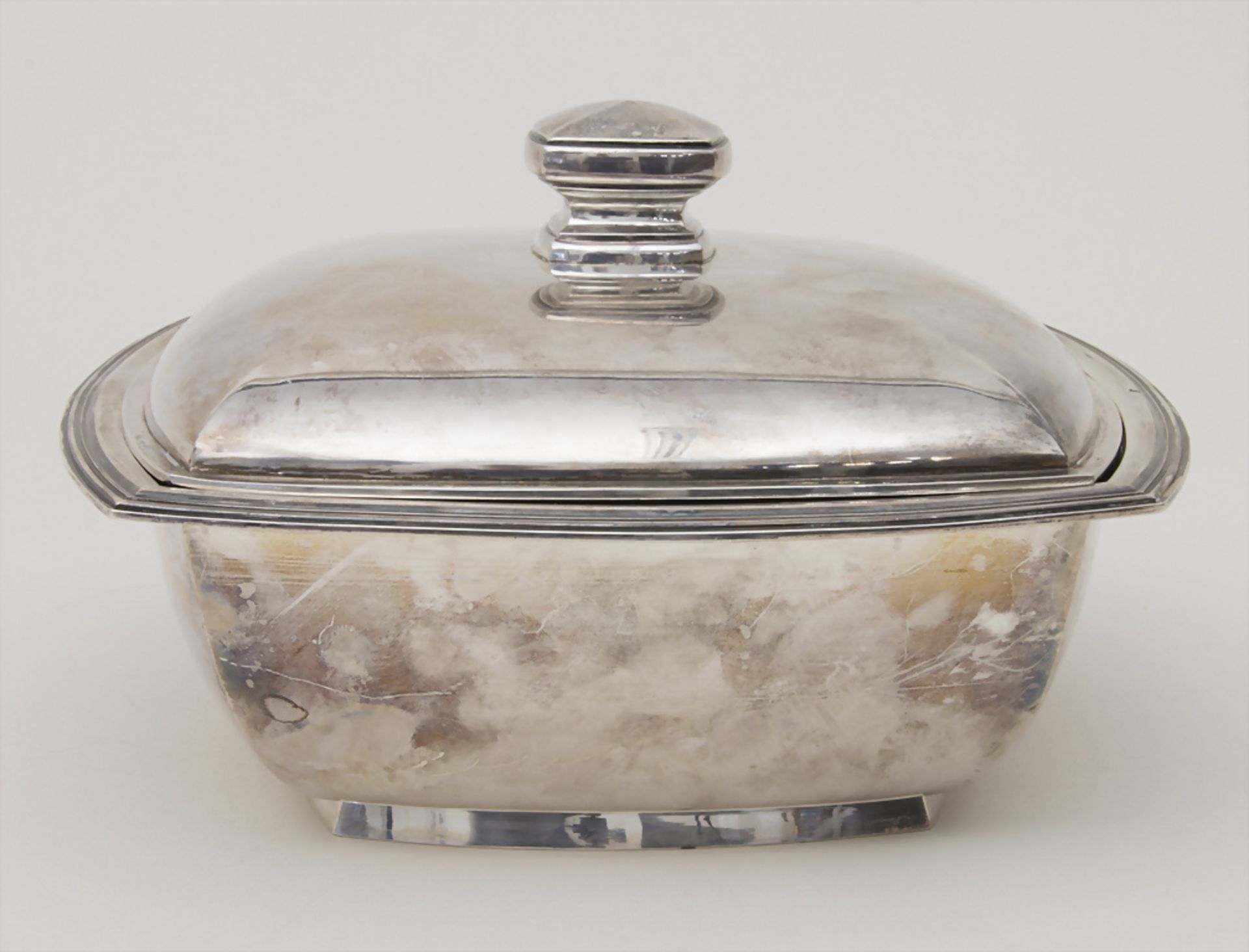 Art Déco Legumier / Gemüseterrine / An Art Déco silver tureen, Boin-Taburet, Paris, um 1925