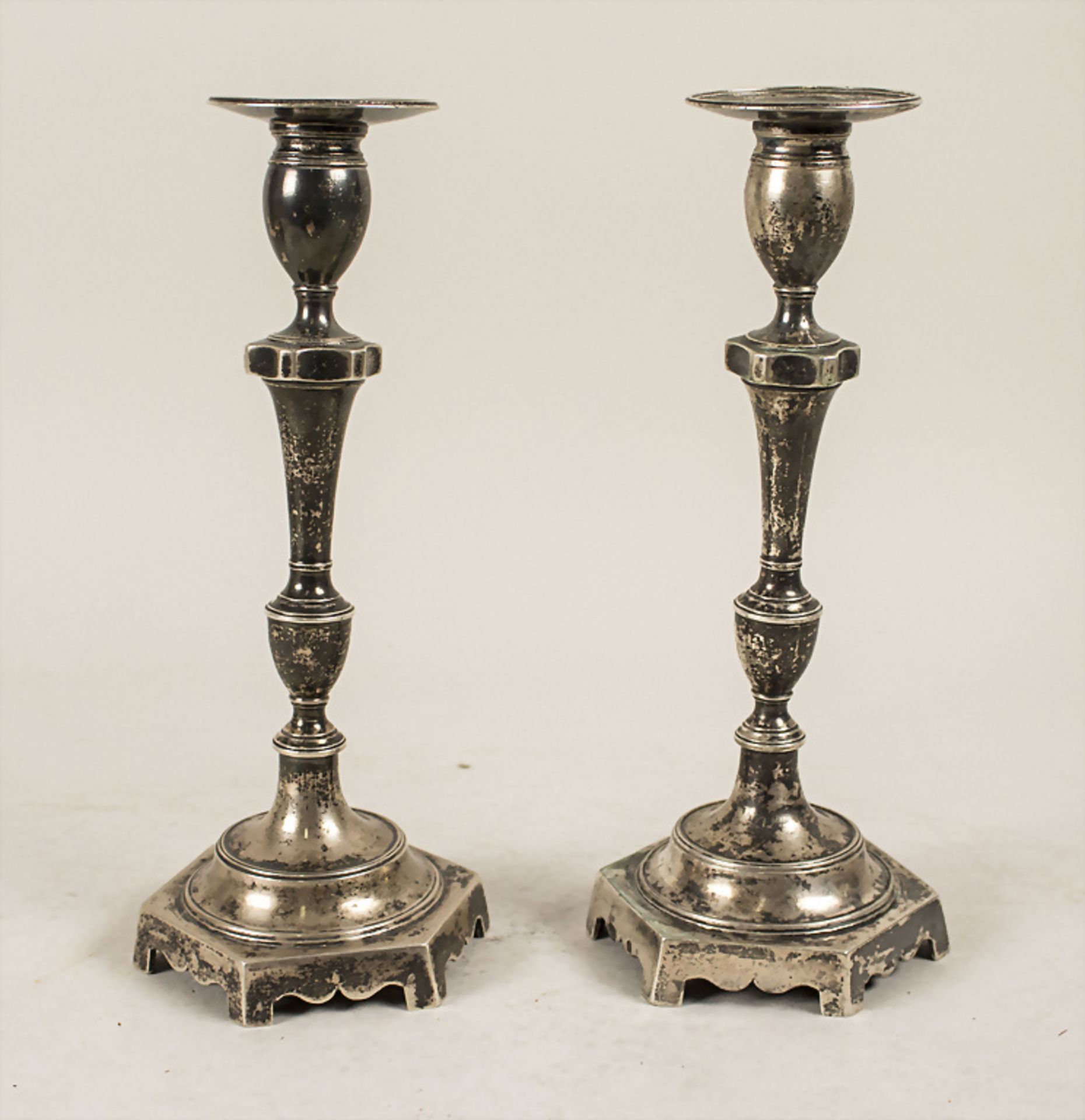 Paar Kerzenleuchter / A pair of silver candlesticks, Lissabon / Lisboa, 19. Jh.