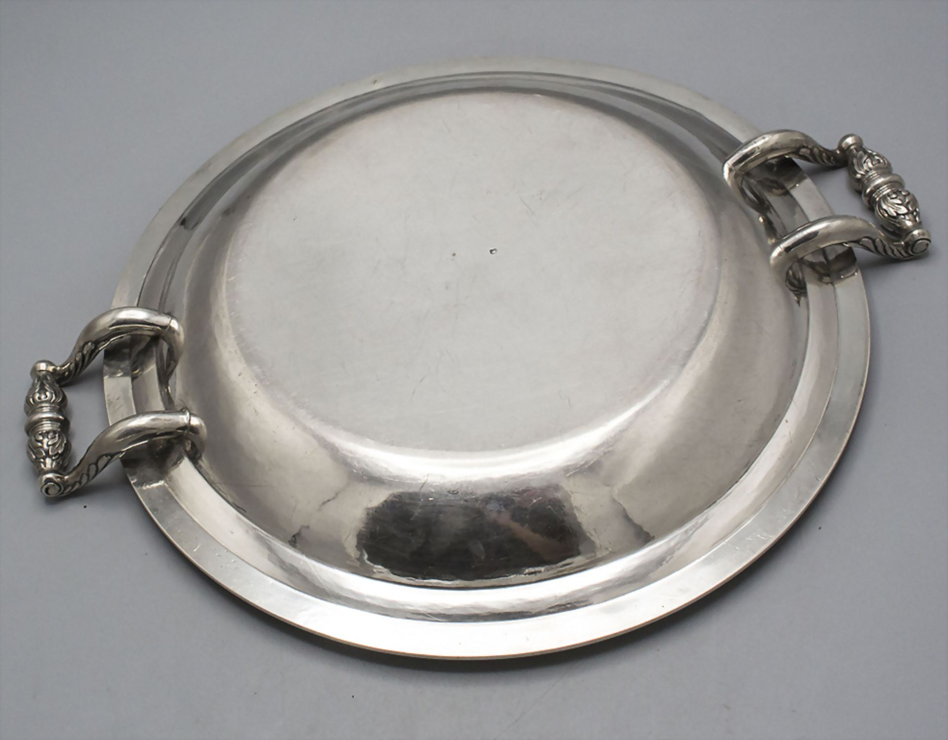 Silberteller mit Handhaben / A silver tray, Jean Francois Veyrat, 1839-1840 - Image 2 of 4