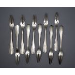 10 Art Déco Schneckengabeln / A set of 10 silver Art Deco snail forks, Paris, um 1925