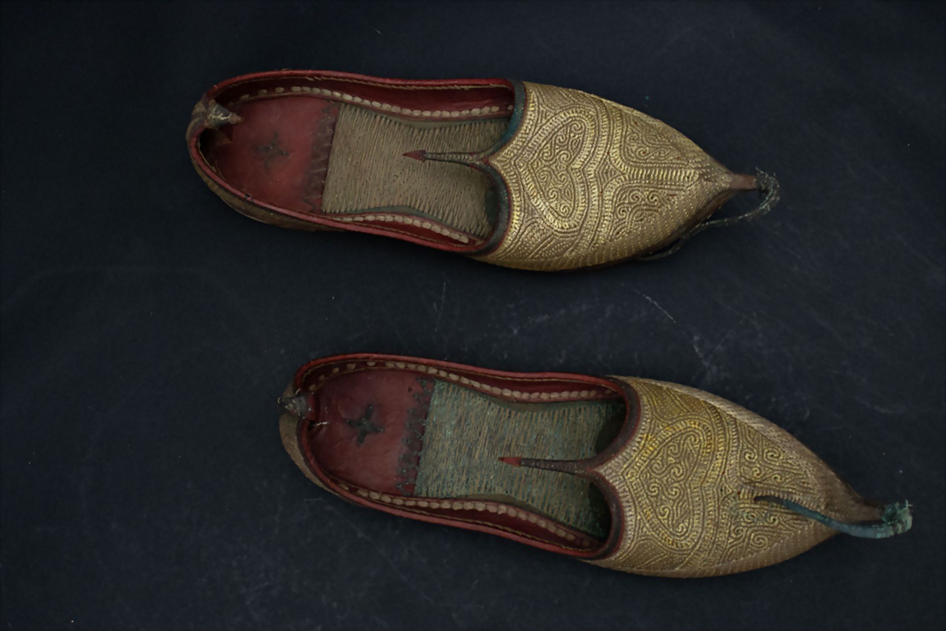Paar Damenschuhe / A pair of ladies slippers, um 1900 - Bild 2 aus 4