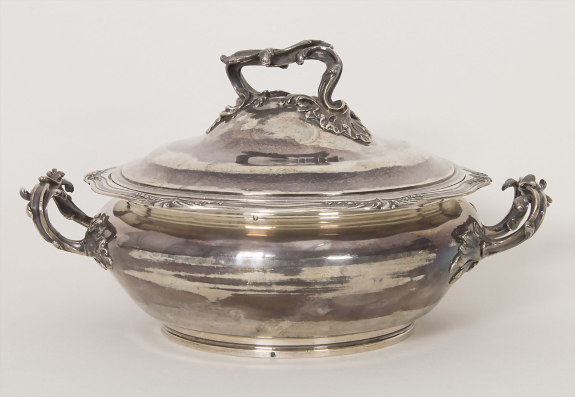 Deckelterrine / A covered silver tureen / Légumier en argent / Emile Puiforcat, Paris, um 1900 - Bild 5 aus 9