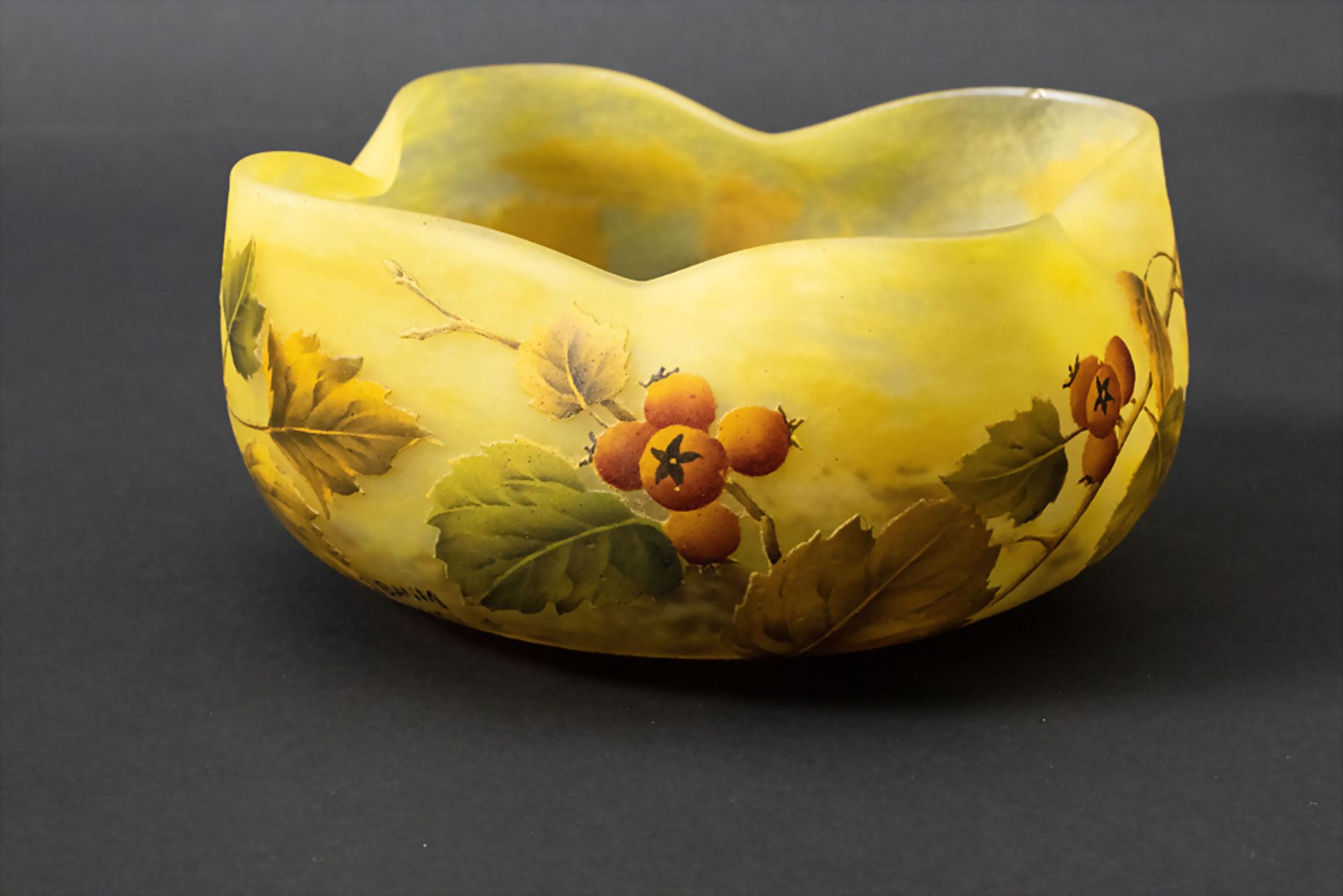 Jugendstil Schale 'Hagebutte' / An Art Nouveau bowl 'Rosehip', Daum, Nancy, um 1900