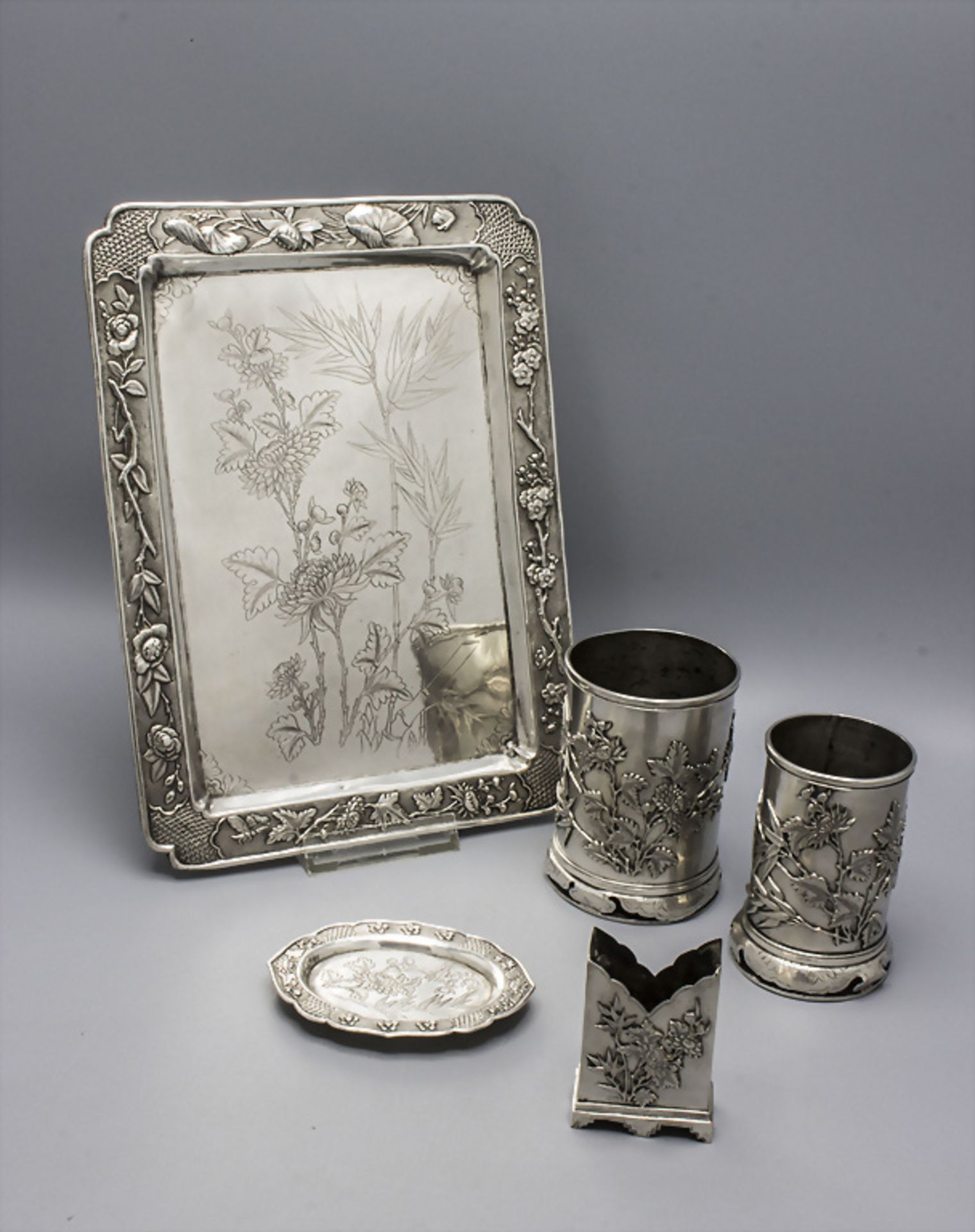 Raucherset / A silver smoker's set, China, um 1900