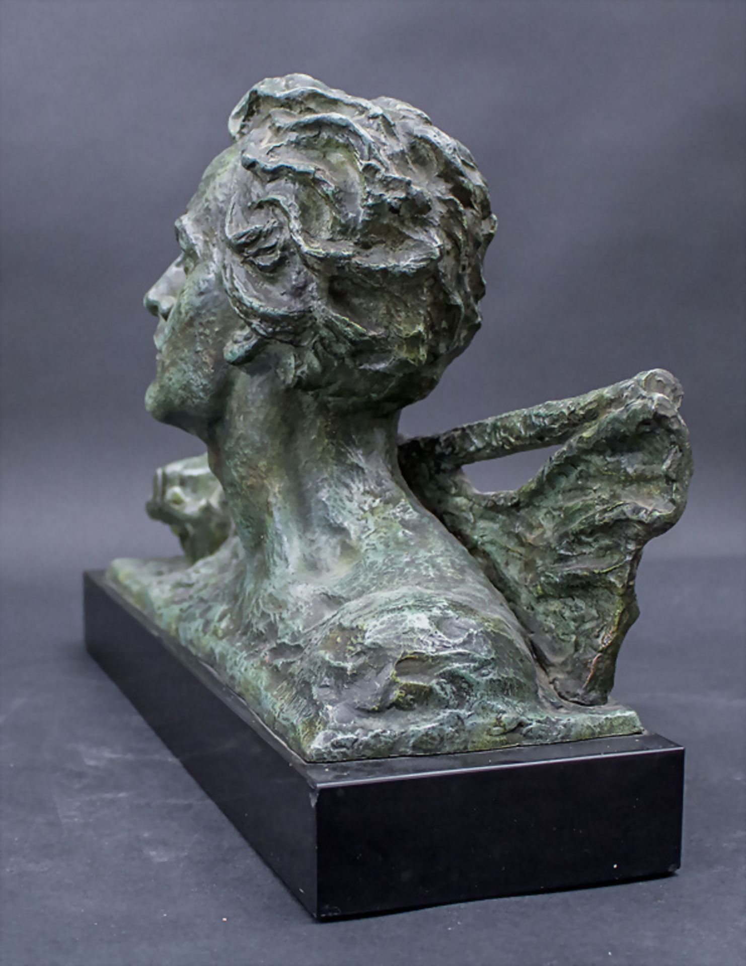 Alexandre Ouline (act. 1918-1940), Art Déco Bronzebüste / An Art Deco bronze bust, Belgien, um 1930 - Bild 3 aus 8