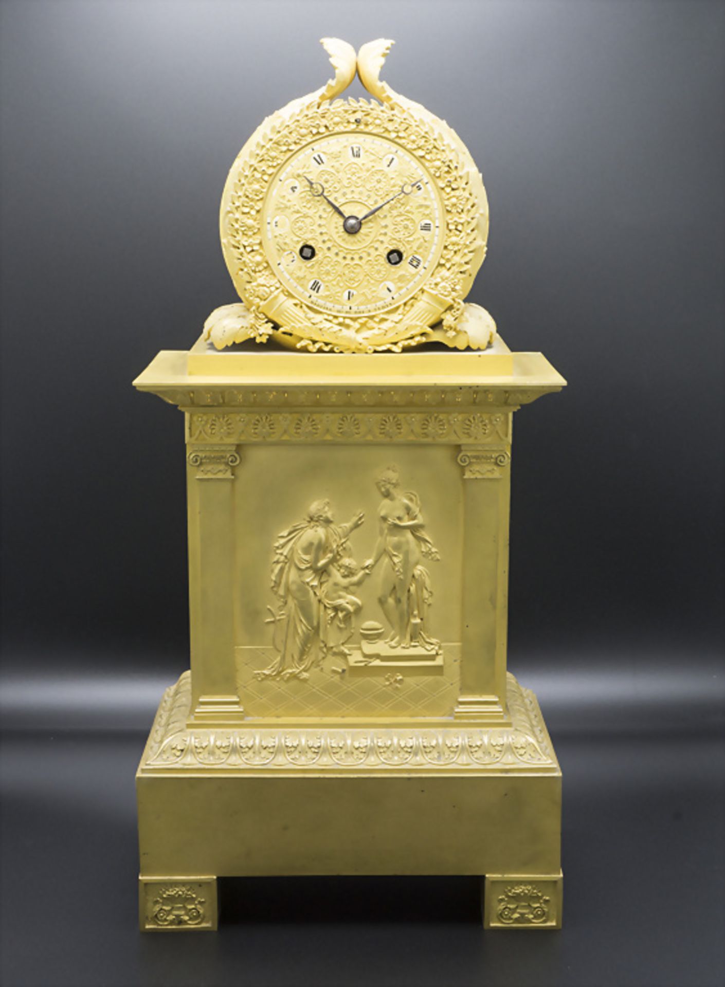 Empire Pendule 'Die Künste' / An Empire ormulu mantel clock 'The fine arts', Martina Horloge ...