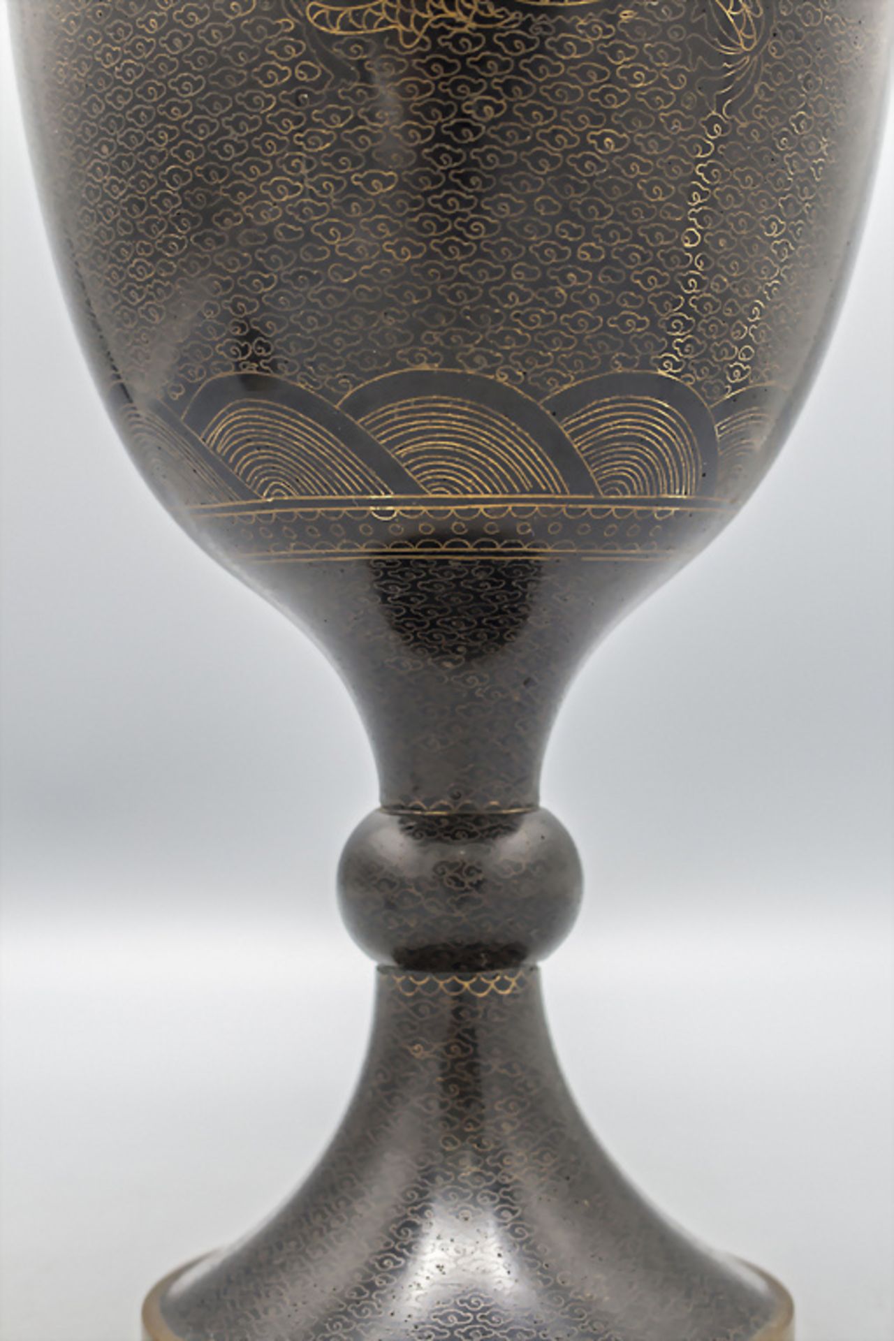 Cloisonné-Deckelvase / A cloisonné lidded vase, China, späte Qing Dynastie (1644-1911) - Bild 6 aus 6