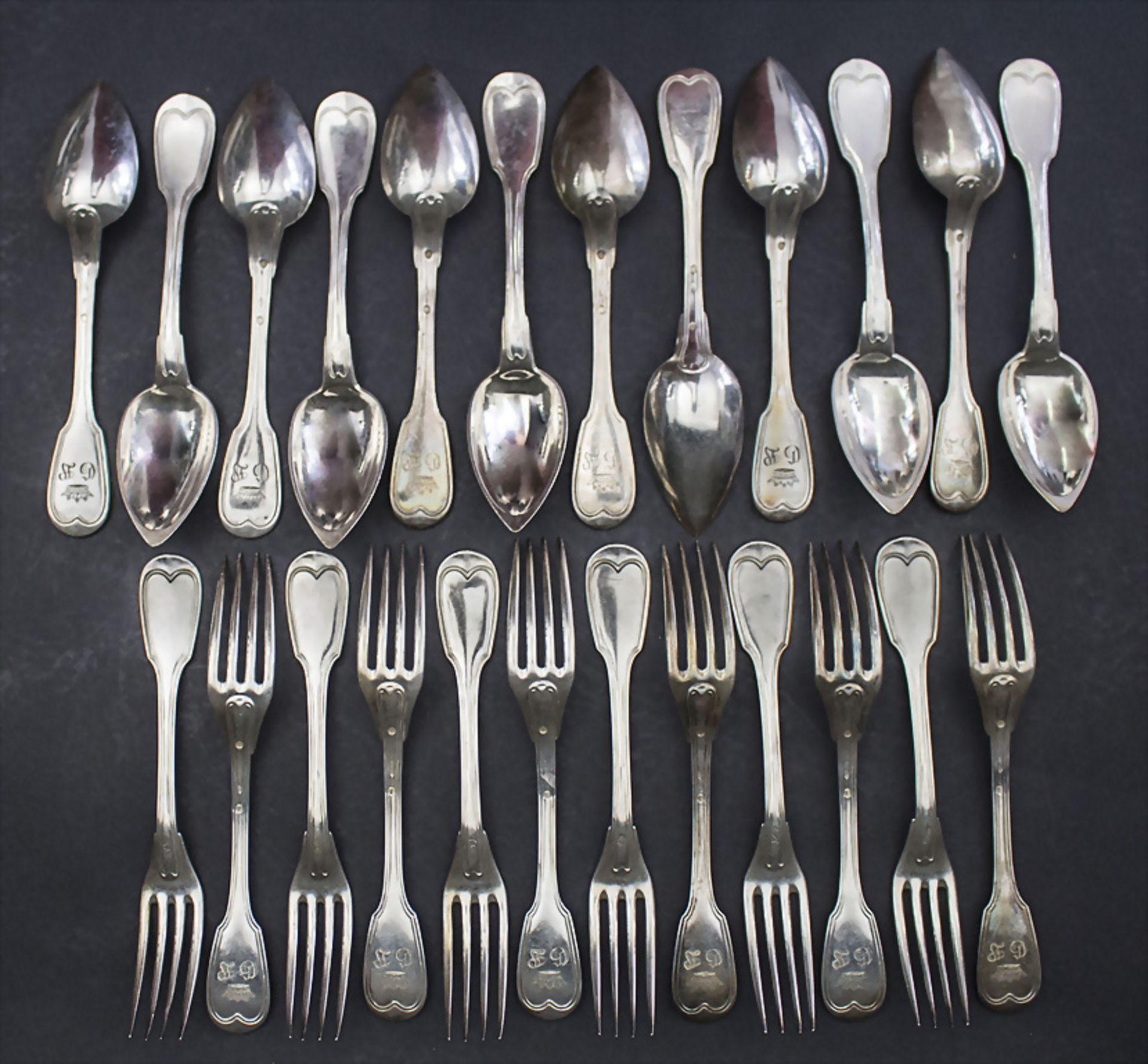 24-tlg. Silberbesteck / A 24-piece set of silver cutlery, Louis Nicolas Alban, Paris, 1834-1839 - Bild 2 aus 7