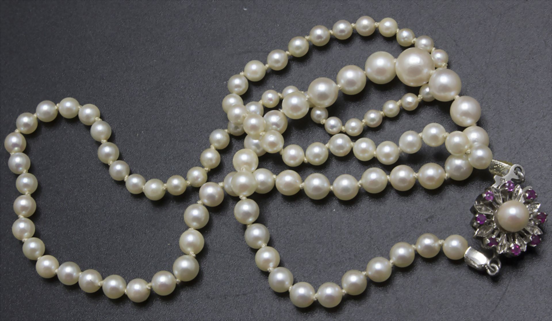 Perlenkette / A pearl necklace with 14k gold clasp - Bild 4 aus 6