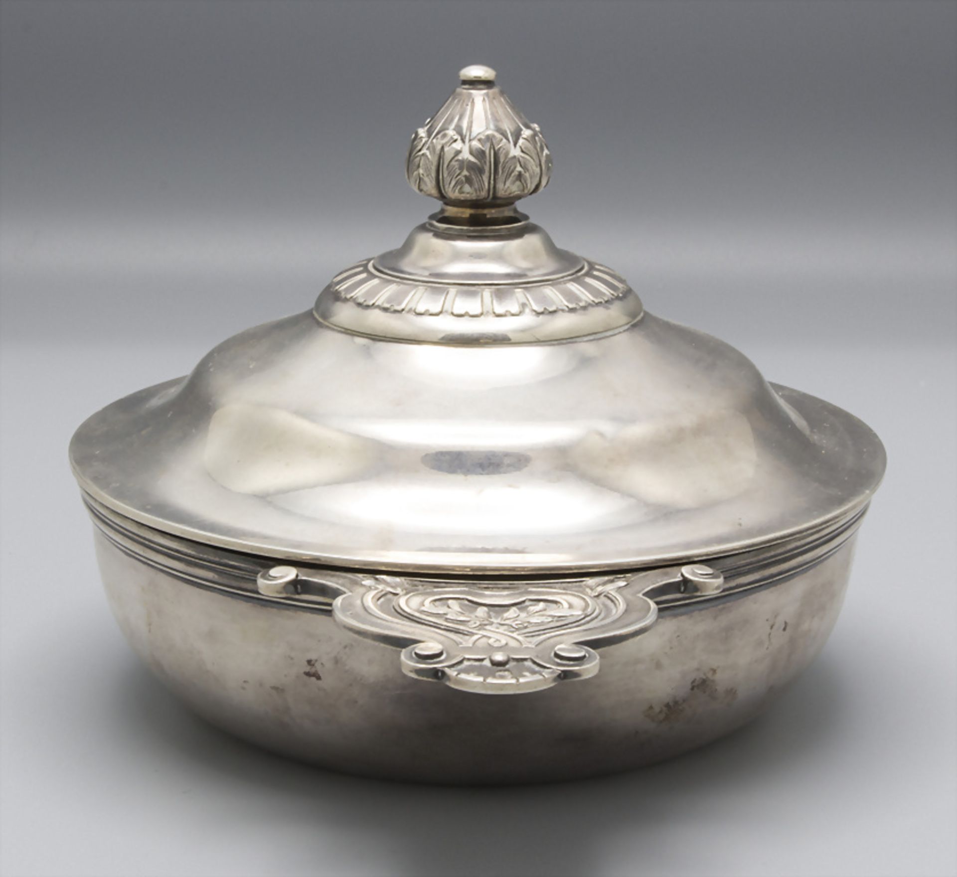 Écuelle / Wöchnerinnenschüssel / Légumier couvert en argent massif / A silver vegetable tureen ... - Bild 4 aus 9