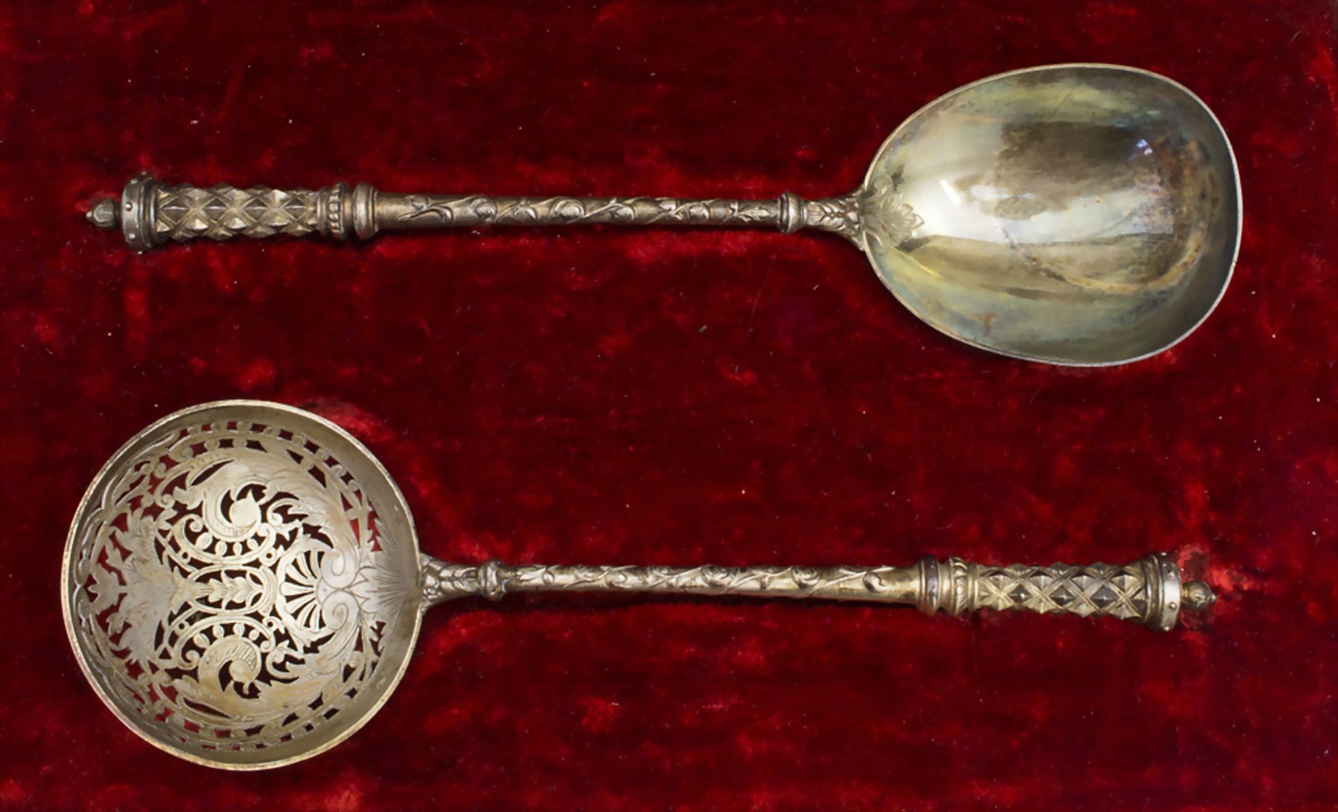 Zuckerstreulöffel und Sahnelöffel / A silver sugar-sprinkler spoon and a silver cream spoon, ... - Image 10 of 10