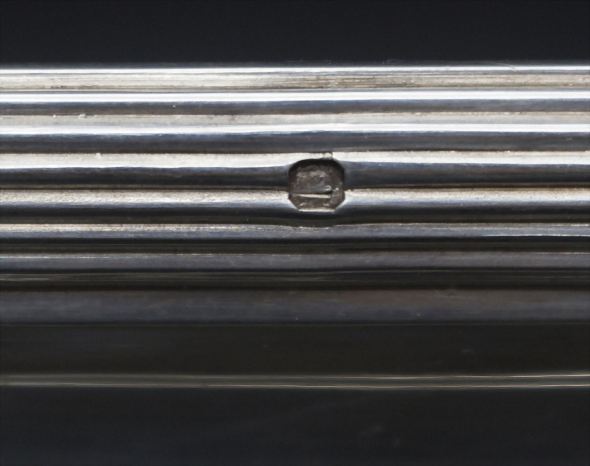 Tablett mit Kreuzband / A silver serving tray, Frankreich, Anfang 20. Jh. - Image 6 of 6