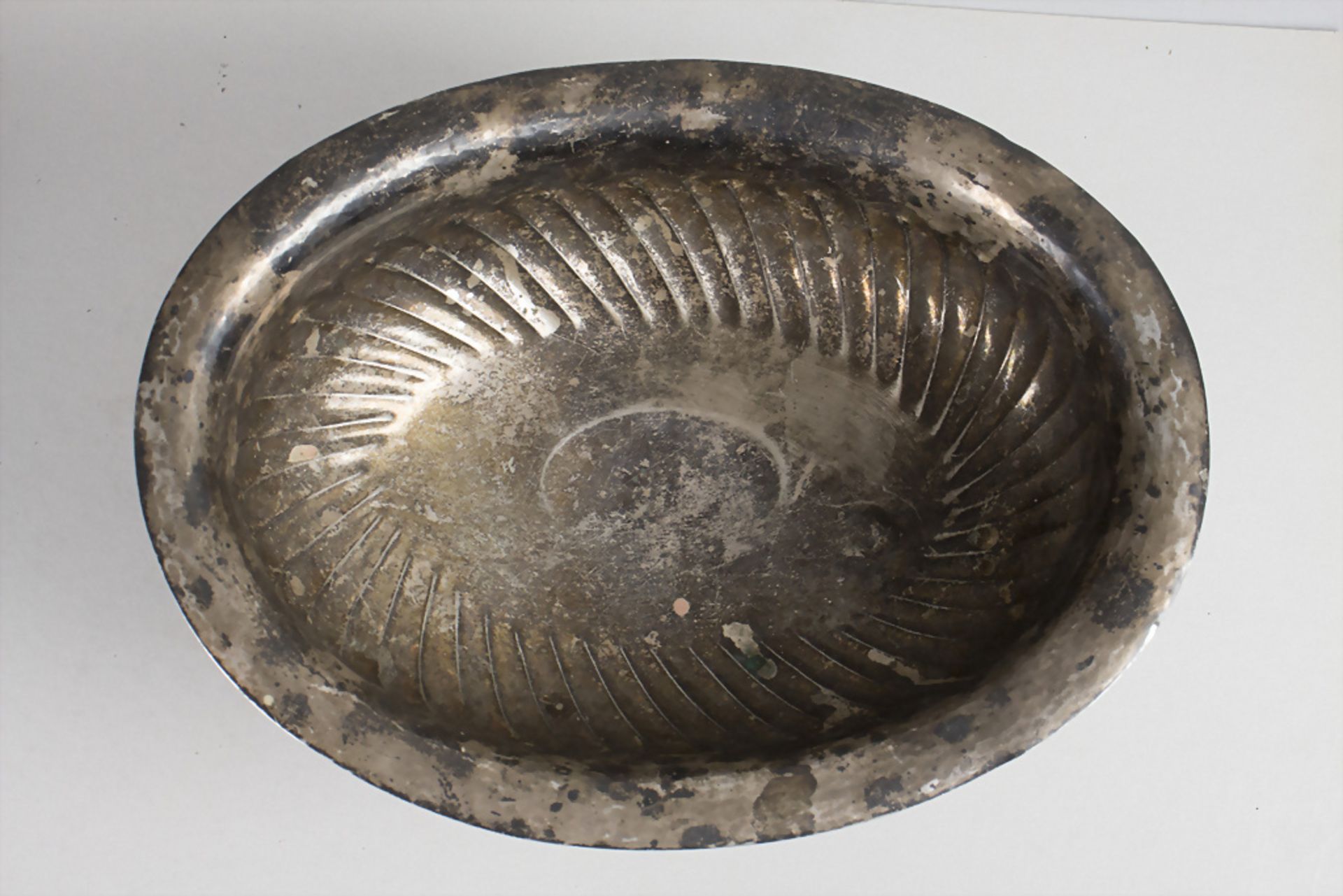 Silber Fußschale / A large silver bowl, Prato, Italien, 20. Jh. - Bild 3 aus 4