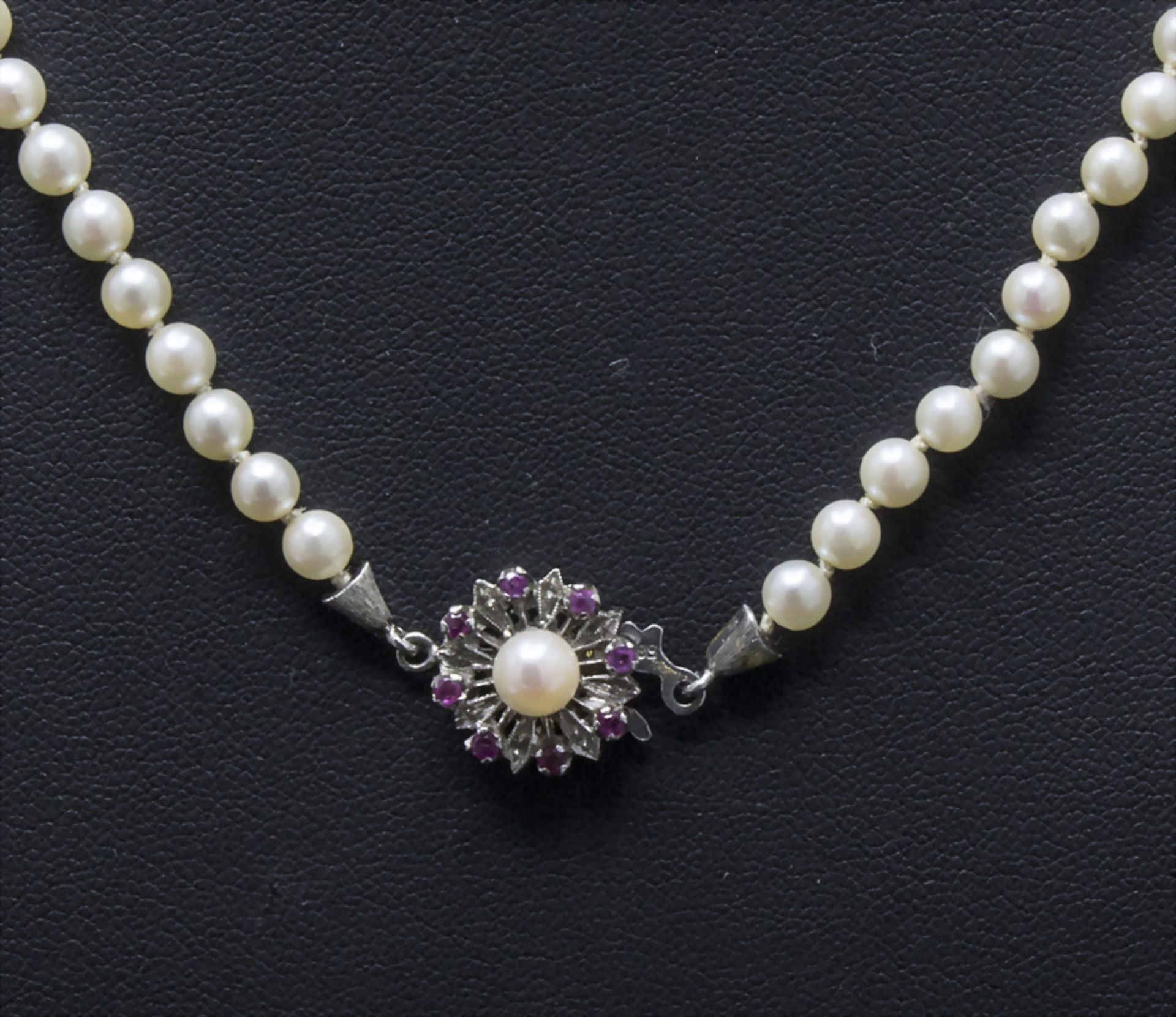 Perlenkette / A pearl necklace with 14k gold clasp - Bild 2 aus 6