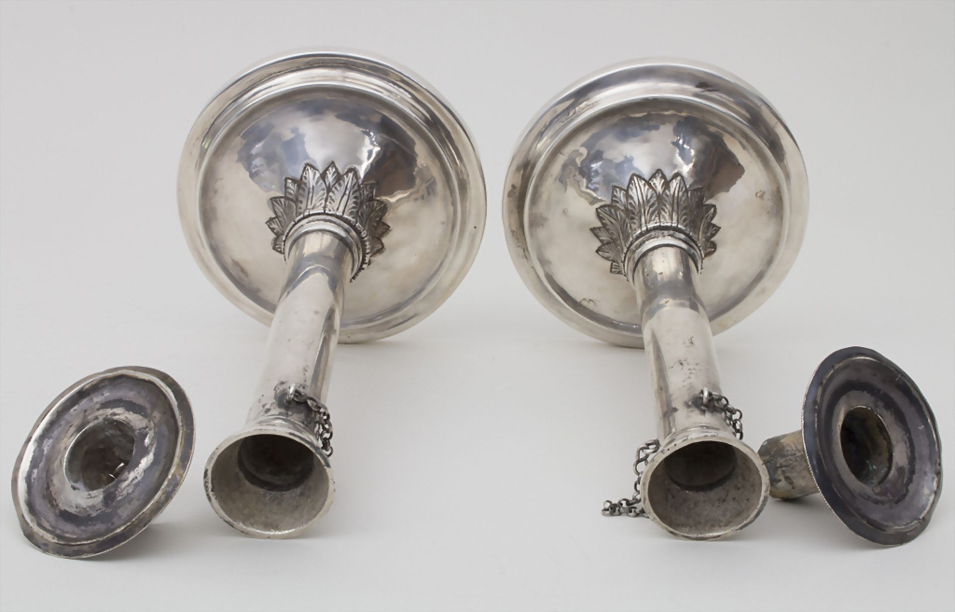 Paar Louis XVI Kerzenleuchter / A pair of Louis-seize silver candlesticks, Reus, Katalonien, ... - Image 2 of 4