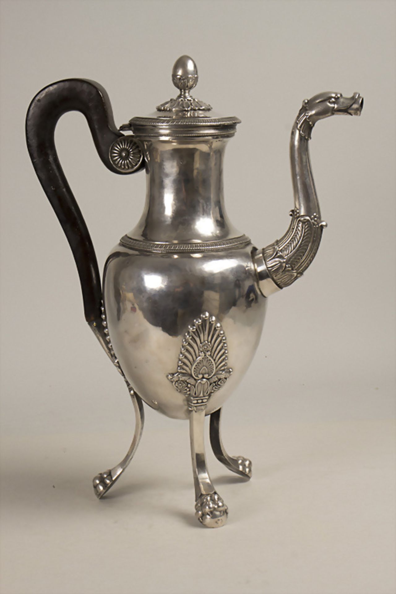 Große Kaffeekanne / A large silver coffee pot, J.A. Brun, Lyon, 1832-1838 - Image 4 of 9